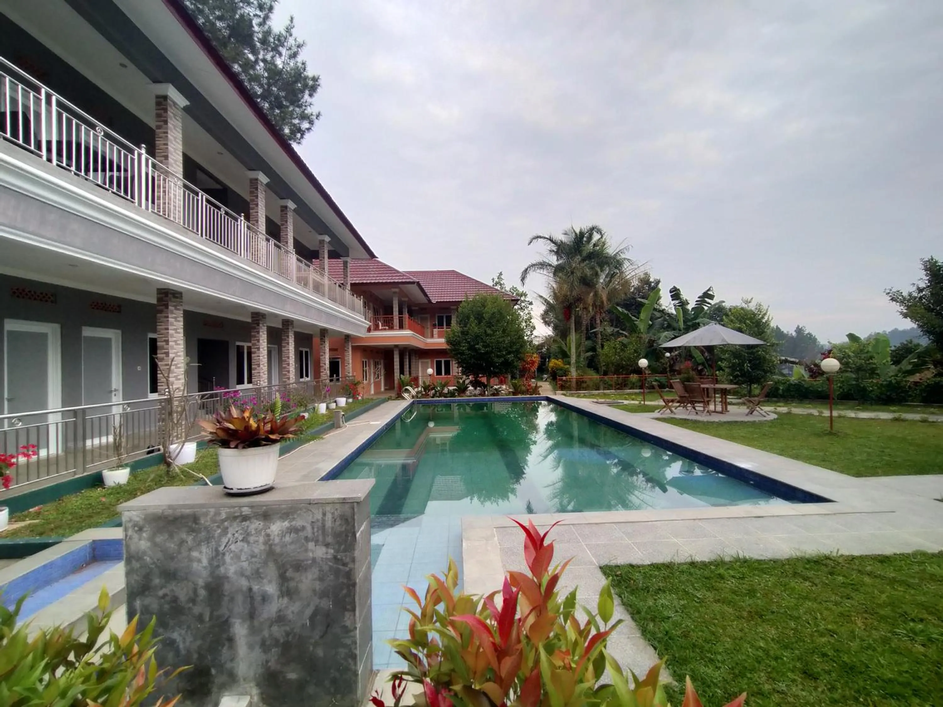 Villa Batu Tua Puncak Mitra RedDoorz