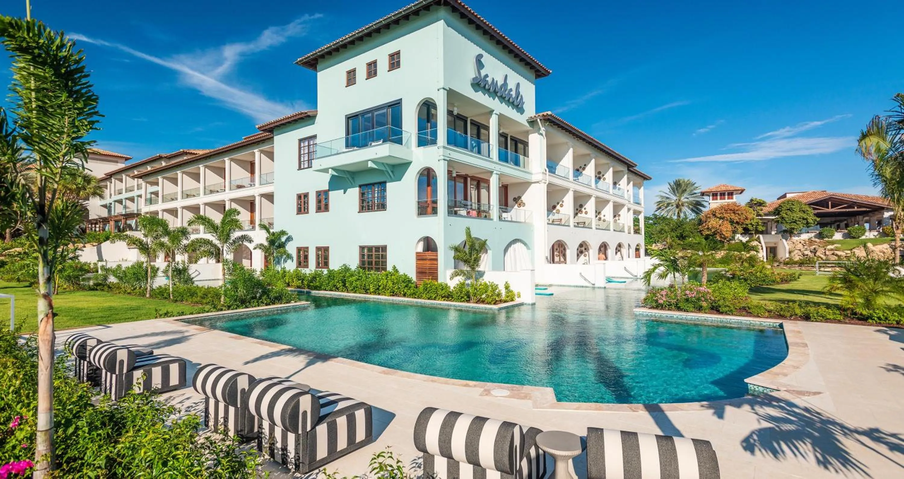 Photo of the whole room in Sandals Royal Curacao All Inclusive Couples Only