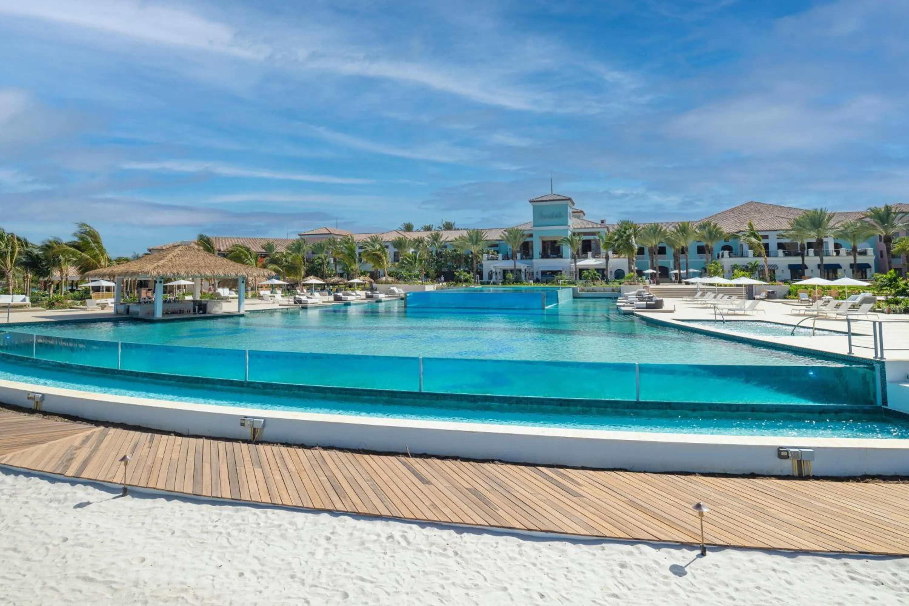 Swimming pool in Sandals Royal Curacao All Inclusive Couples Only