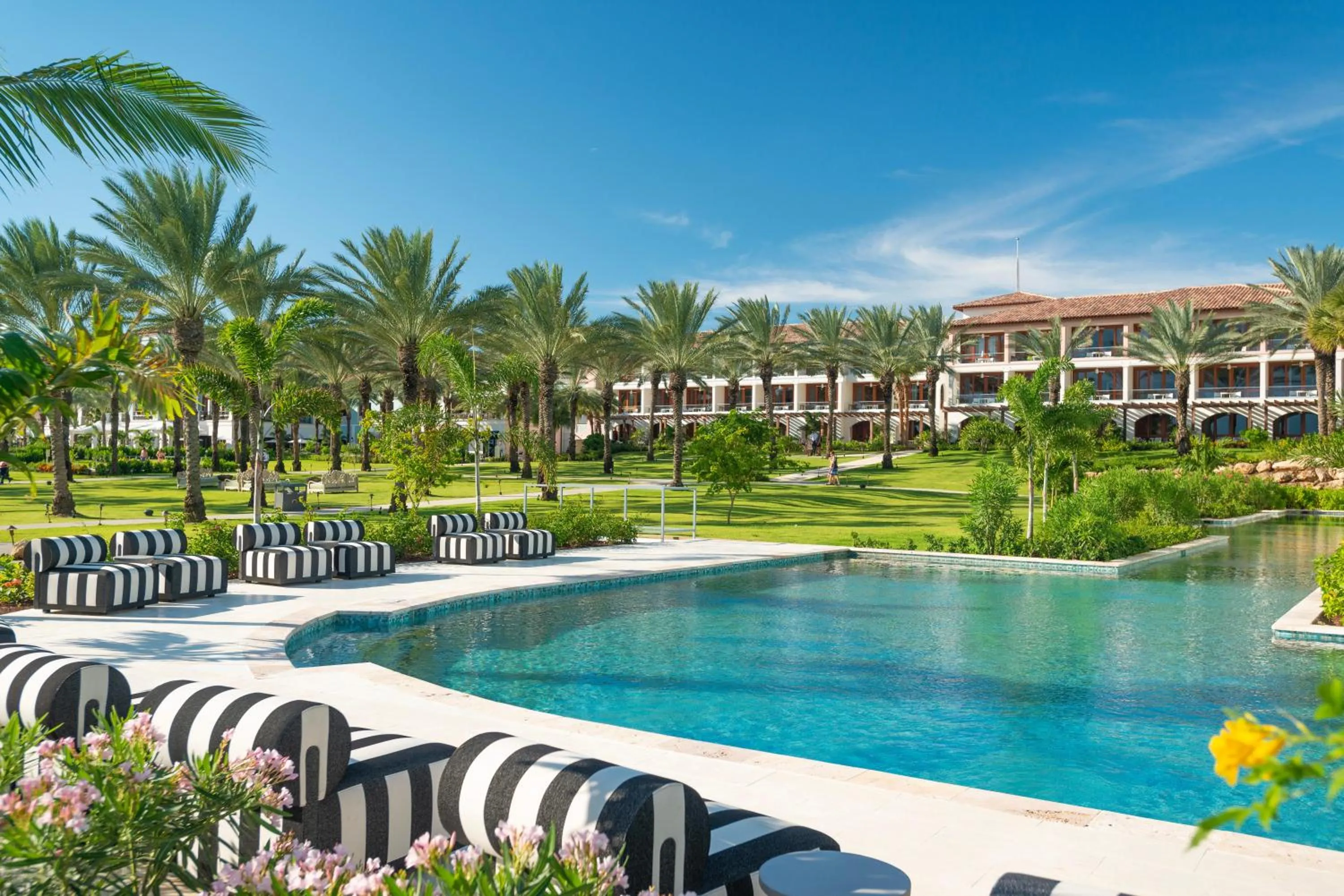 Swimming pool in Sandals Royal Curacao All Inclusive Couples Only