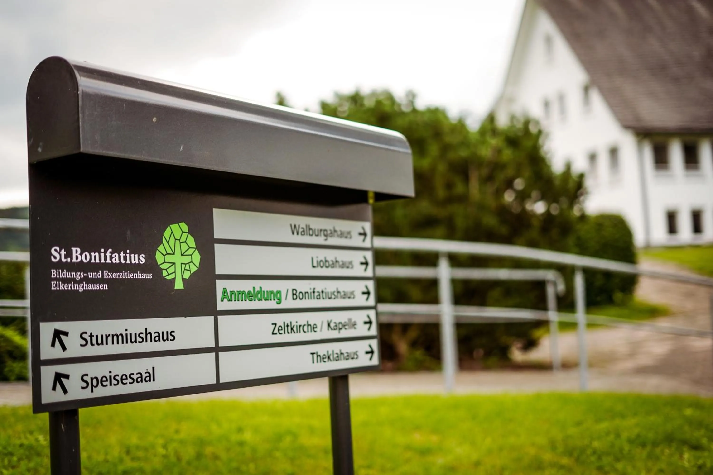 Property logo or sign in St. Bonifatius