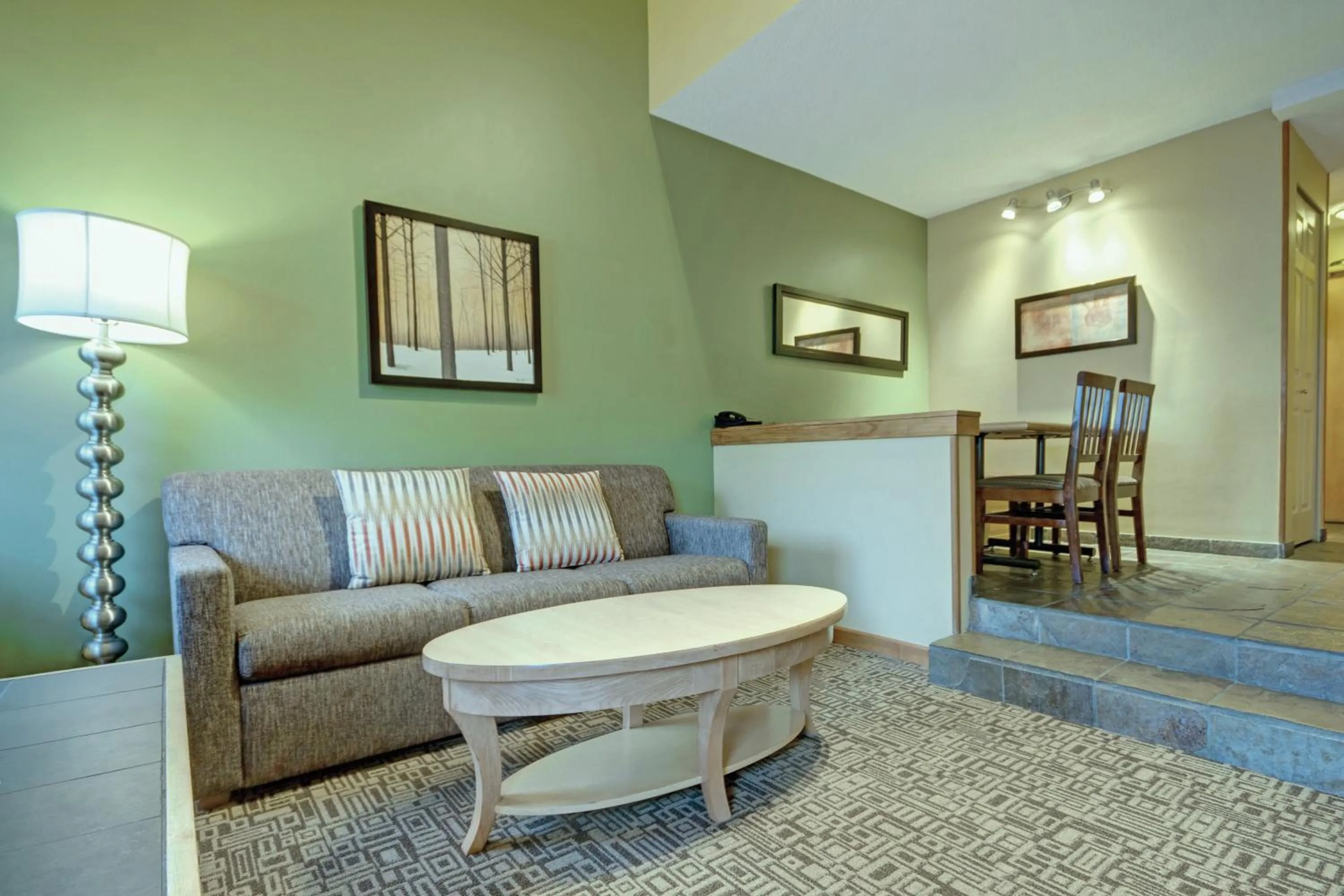 Photo of the whole room in Mountainside Lodge