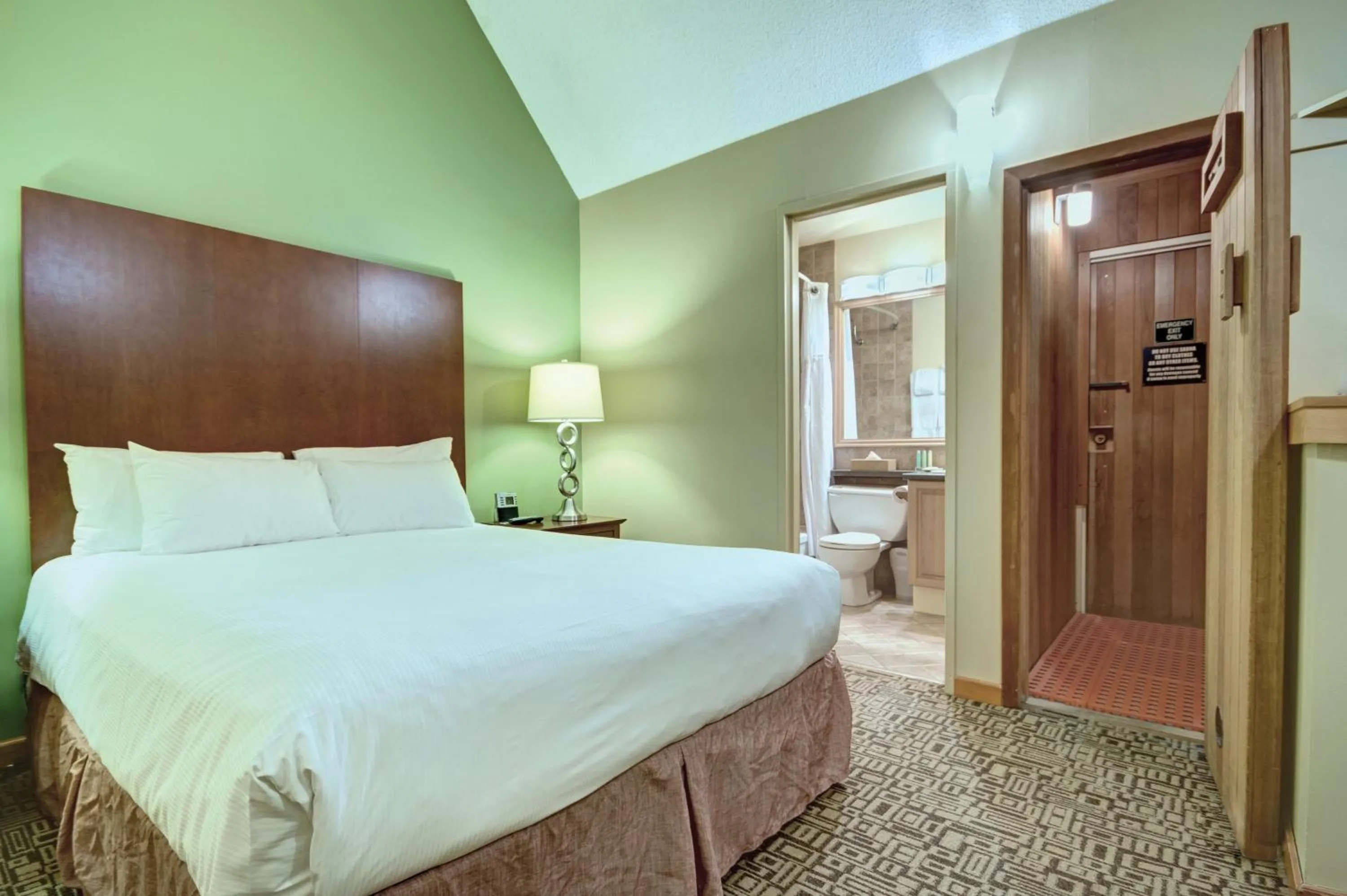 Bedroom in Mountainside Lodge