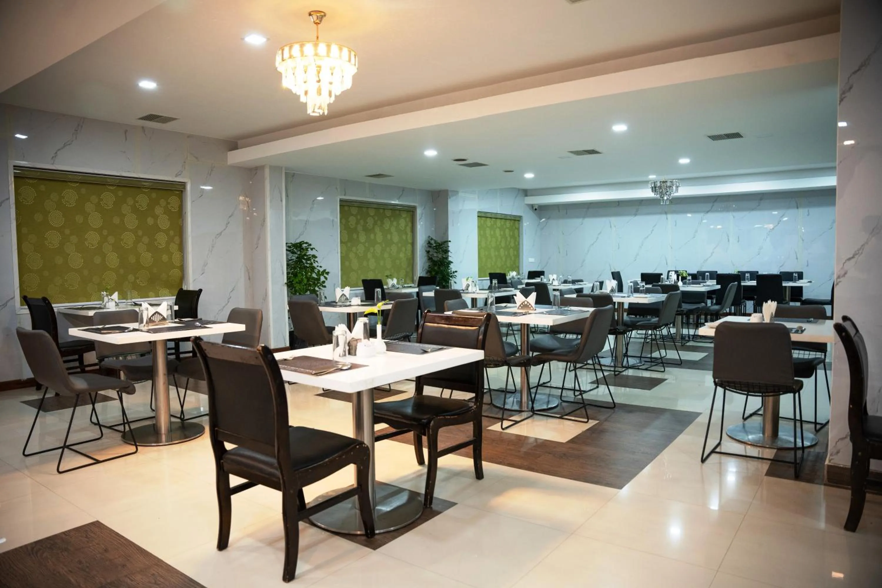 Restaurant/places to eat in Heritage Residency By Lemongrove Hospitality