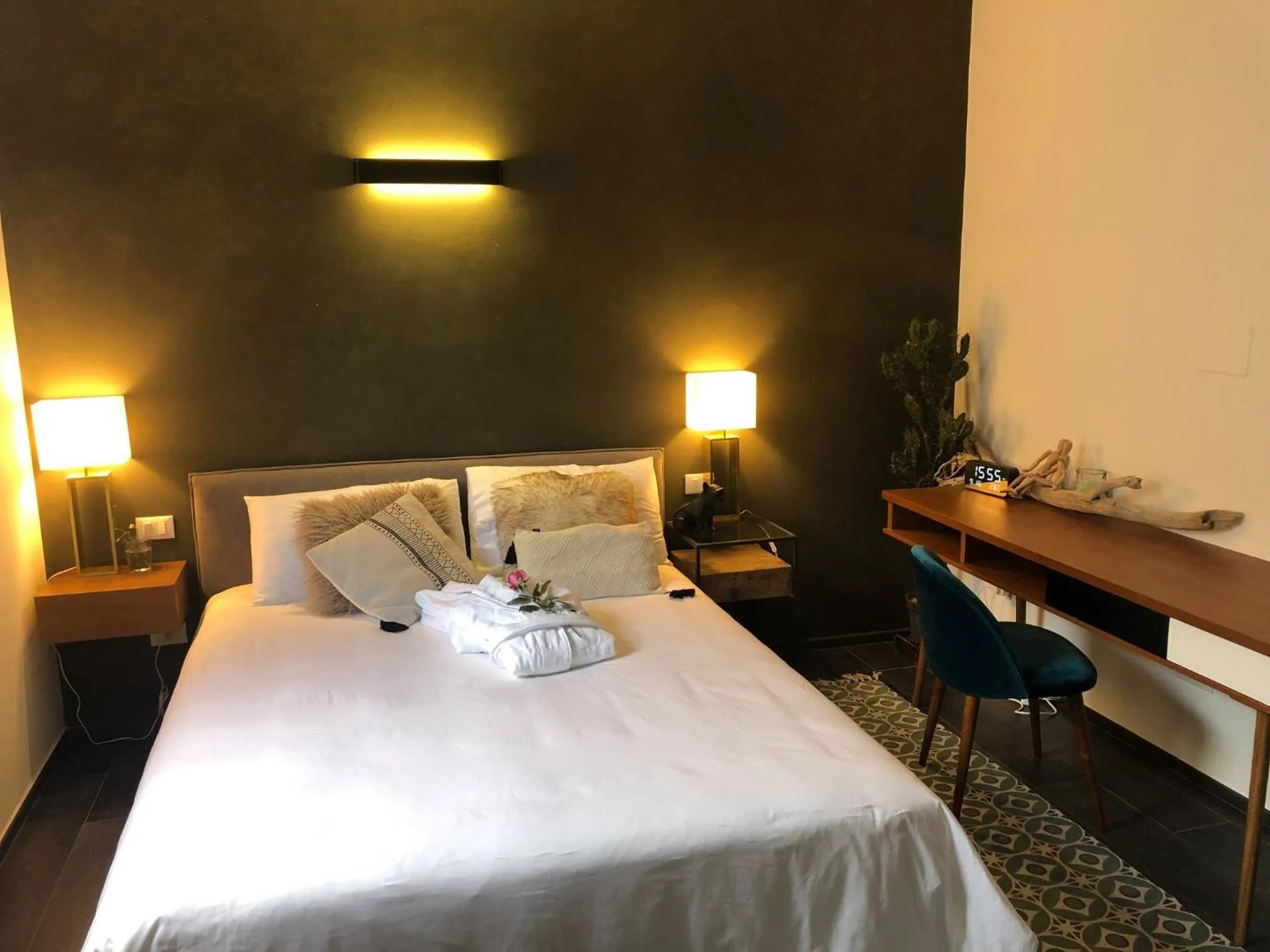 Bedroom, Bed in Other Garden - Luxury Bed and Breakfast