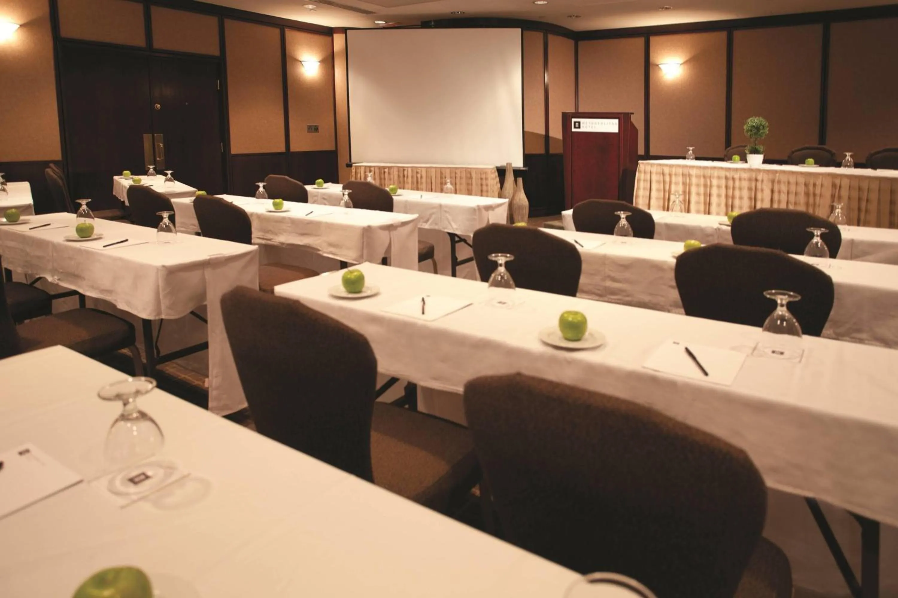 Meeting/conference room in Metropolitan Hotel Vancouver