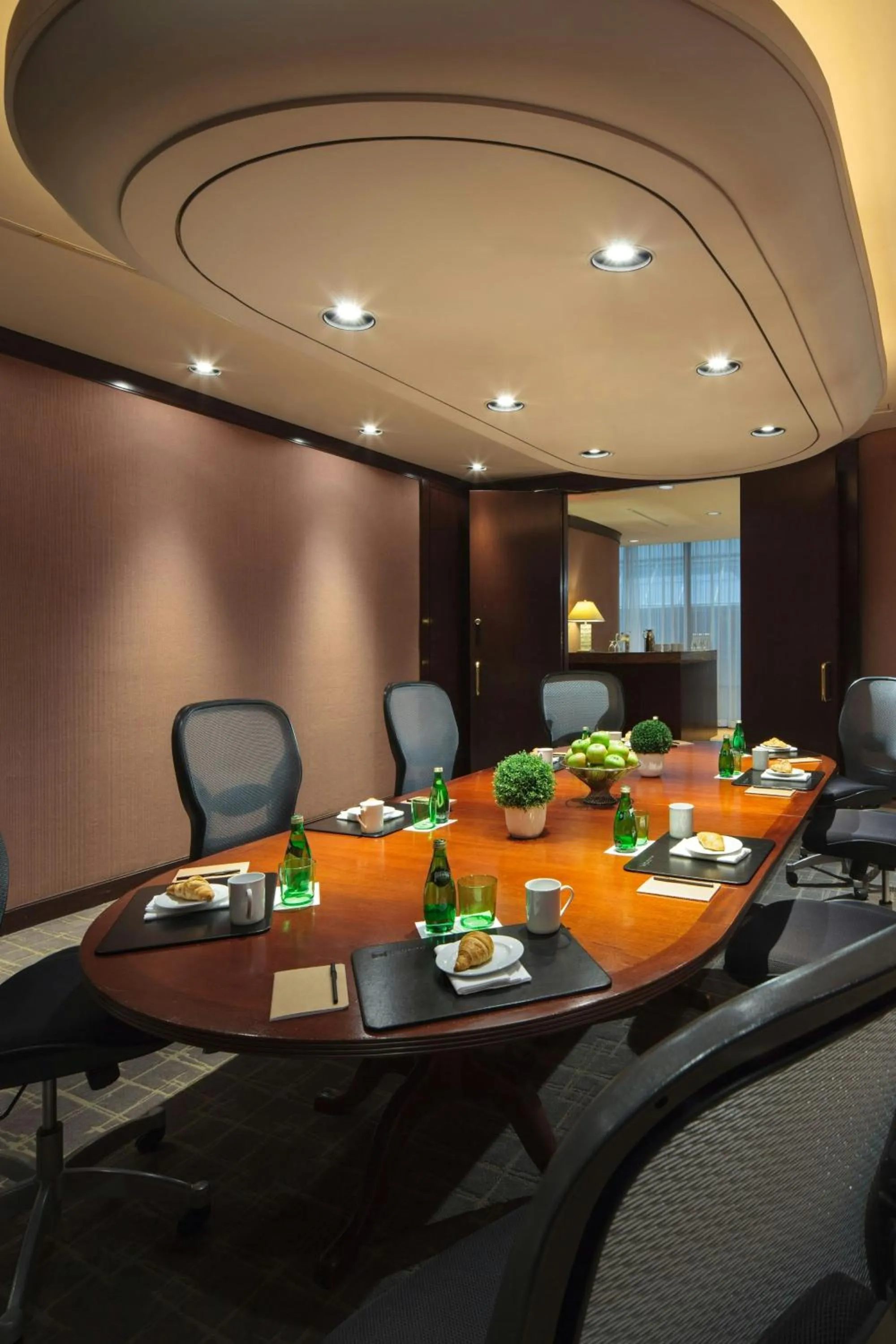 Meeting/conference room in Metropolitan Hotel Vancouver