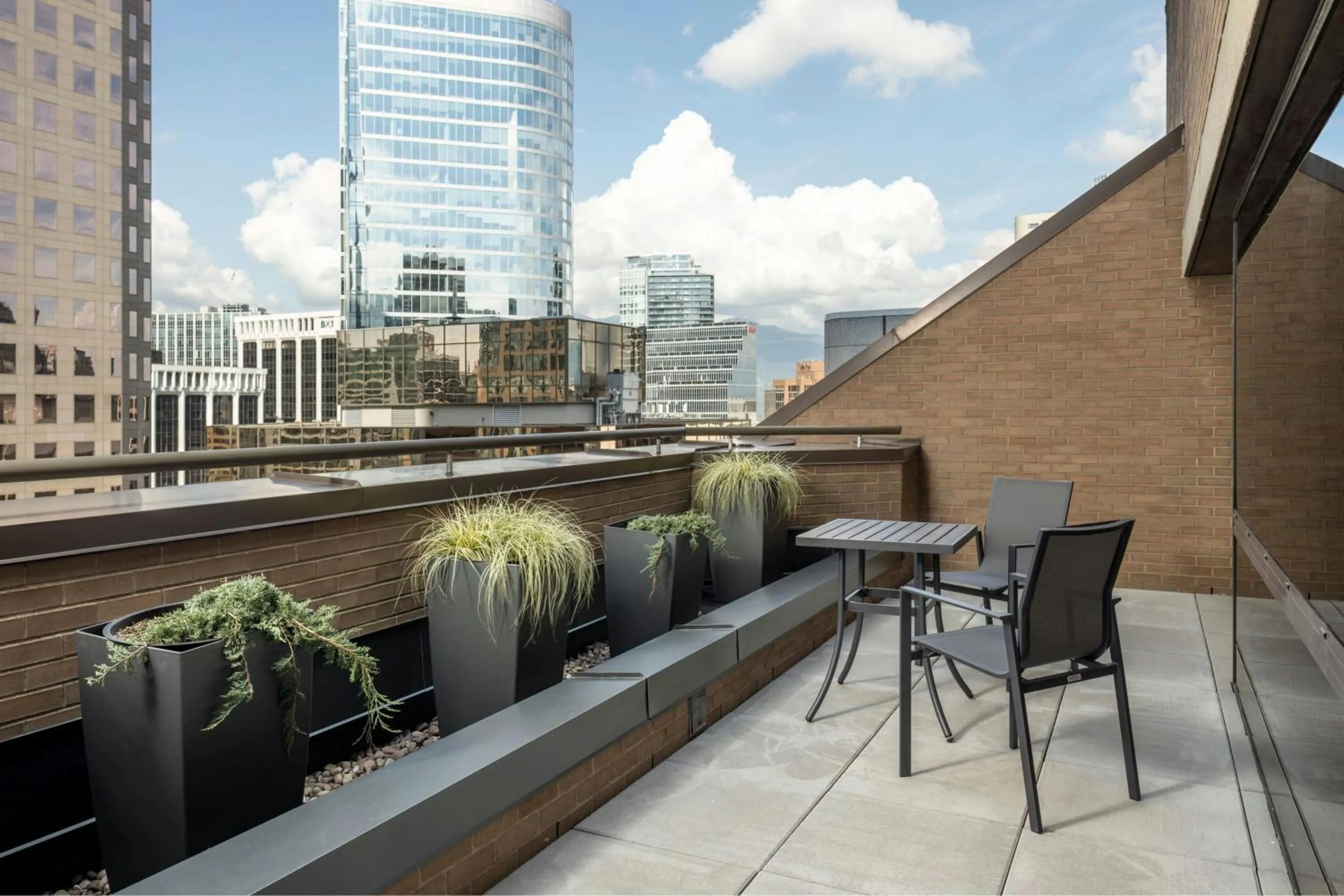Bedroom in Metropolitan Hotel Vancouver