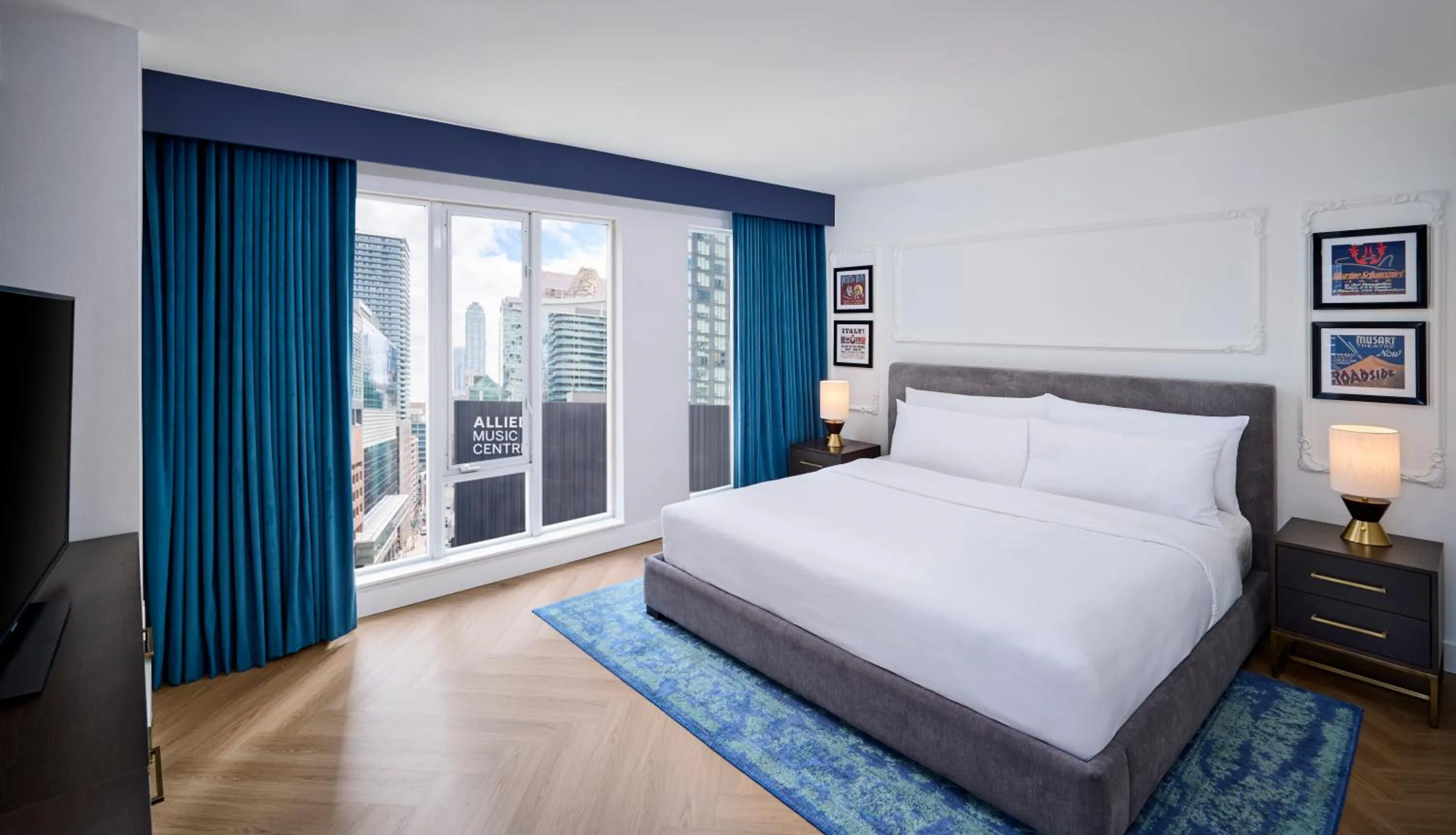 Bed in Pantages Hotel Toronto Centre