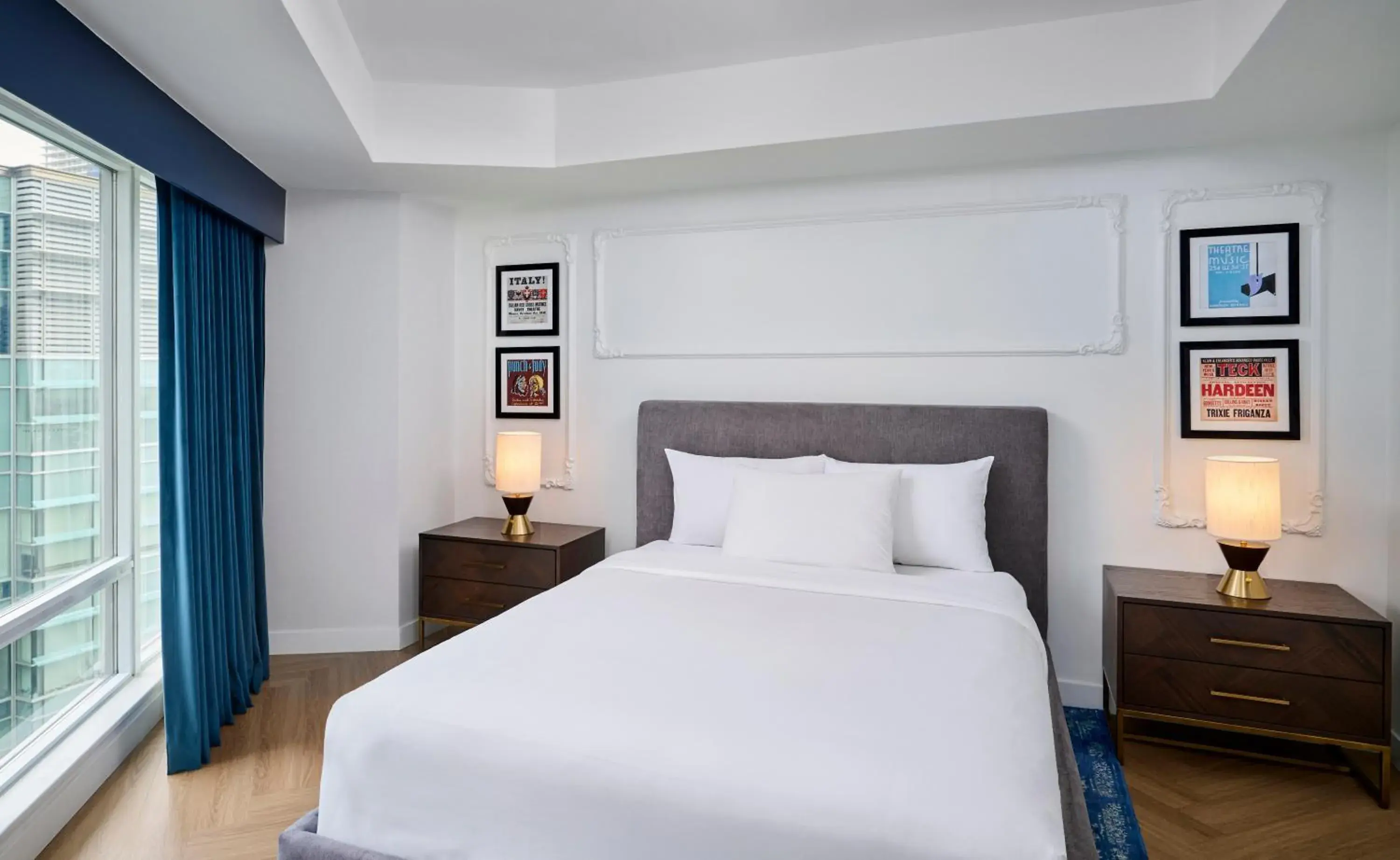 Deluxe Queen Suite in Pantages Hotel Toronto Centre Deluxe Queen Suite in Pantages Hotel Toronto Centre