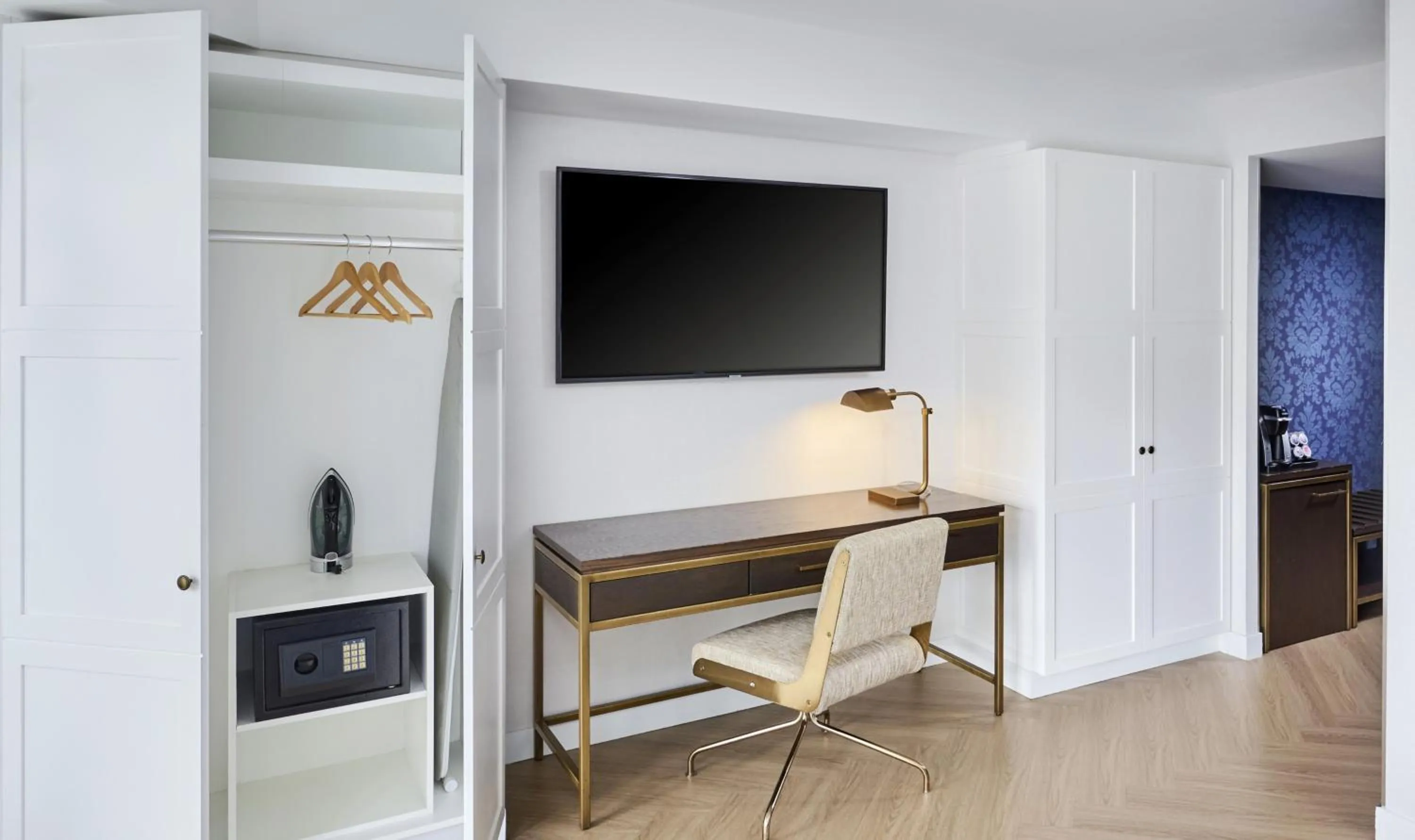 Bedroom in Pantages Hotel Toronto Centre