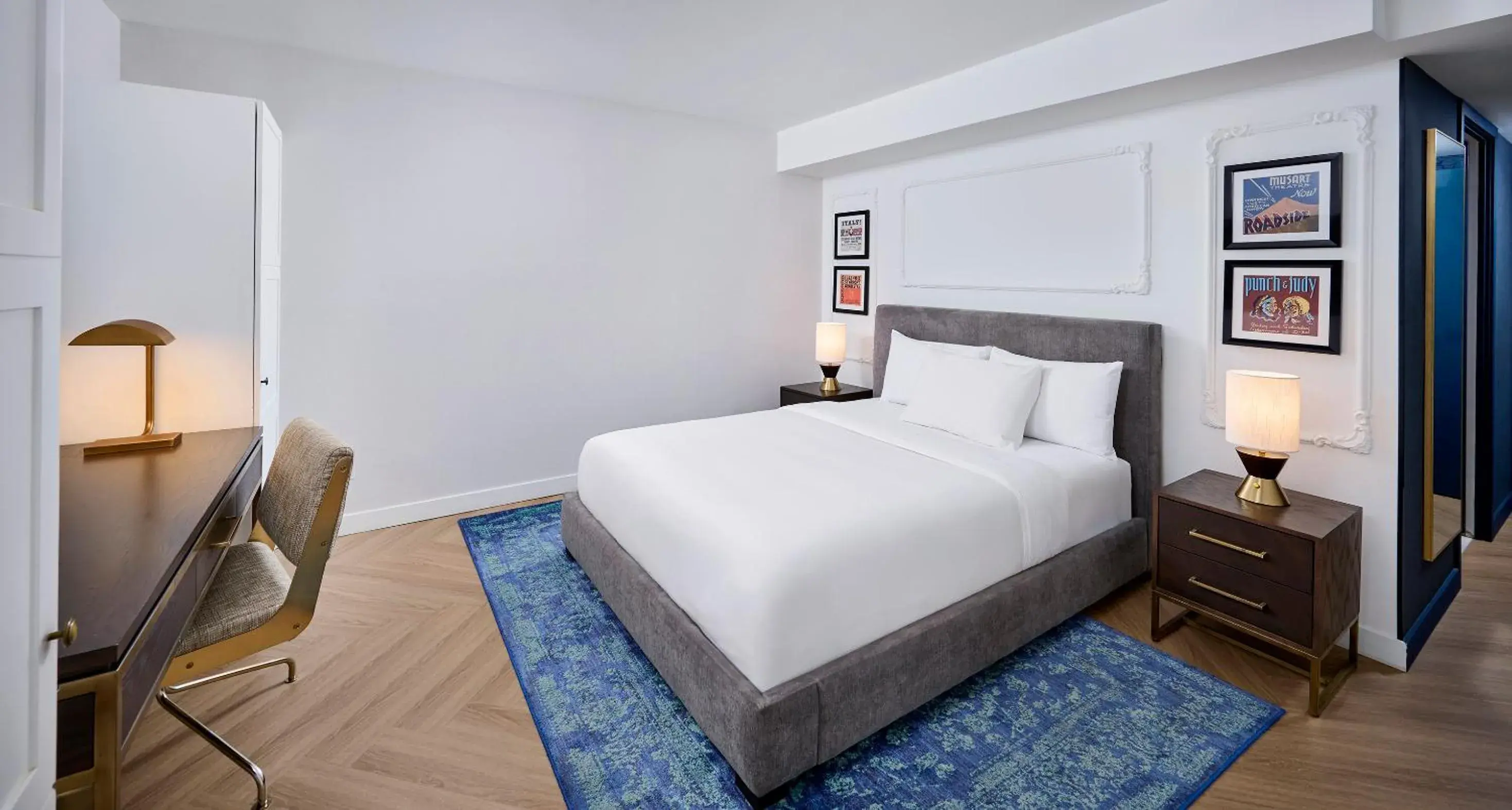 Queen Suite in Pantages Hotel Toronto Centre Queen Suite in Pantages Hotel Toronto Centre