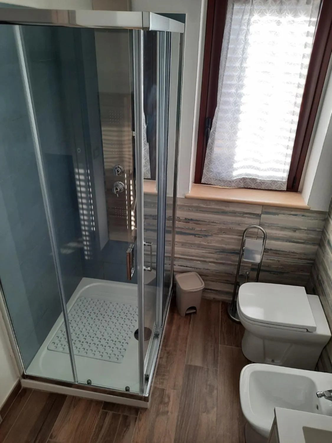 Bathroom in Sulfurea B&B ***