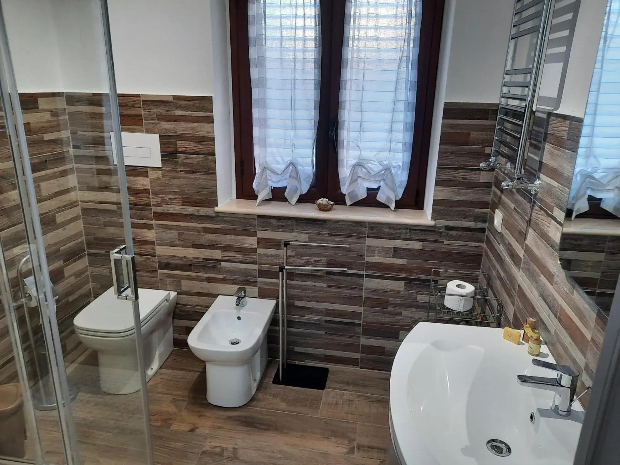 Deluxe Double or Twin Room - single occupancy in Sulfurea B&B *** Deluxe Double or Twin Room - single occupancy in Sulfurea B&B ***