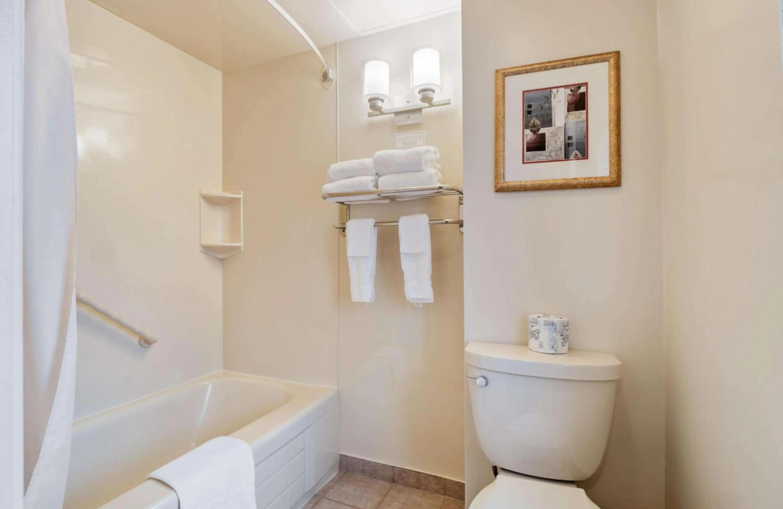 Bathroom in Best Western Plus Cairn Croft Hotel