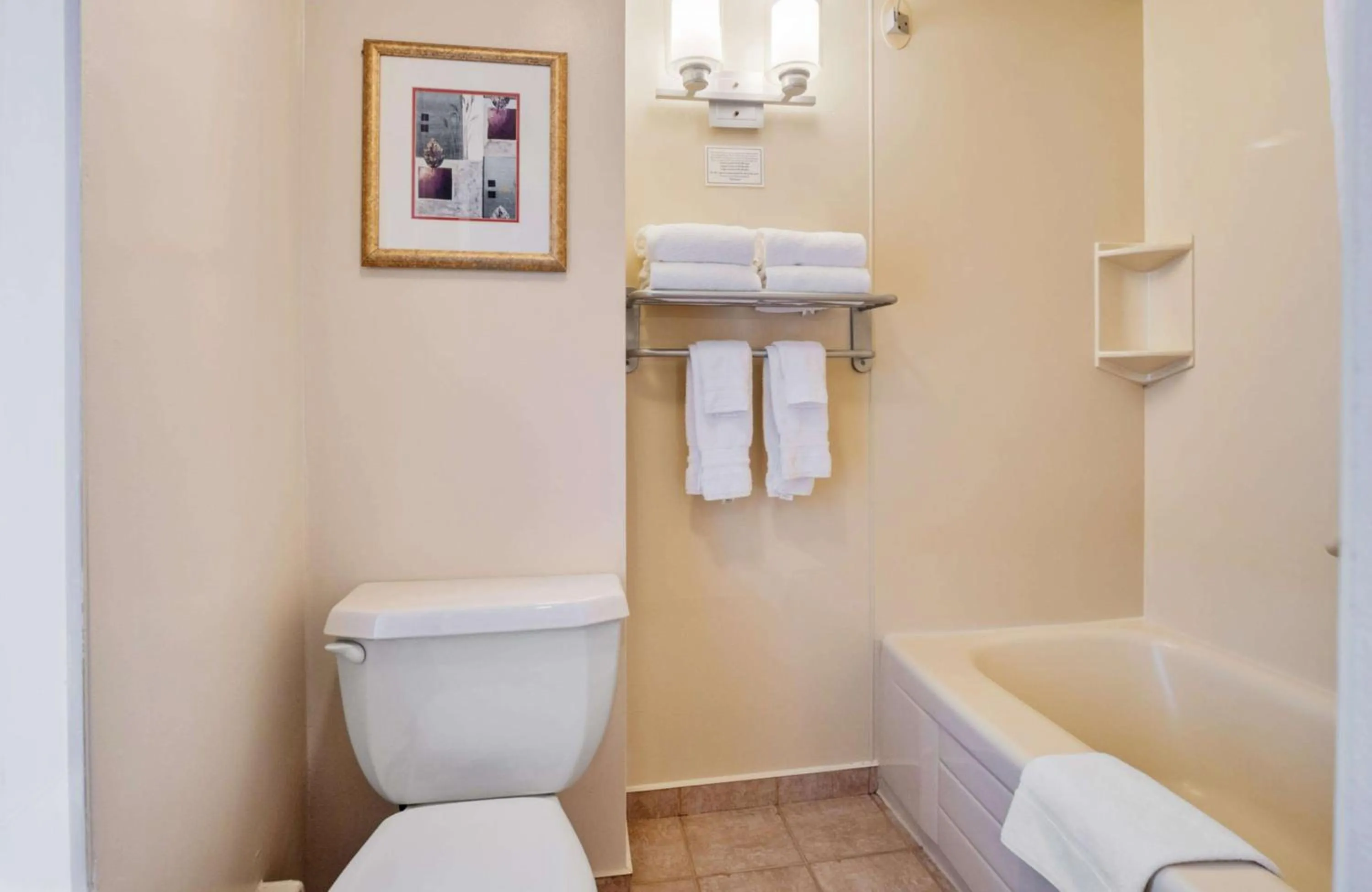 Bathroom in Best Western Plus Cairn Croft Hotel