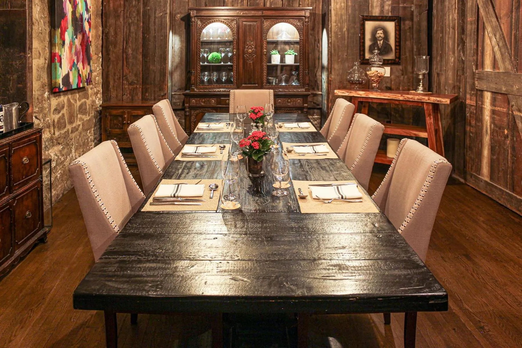 Restaurant/places to eat in Old Stone Inn Boutique Hotel