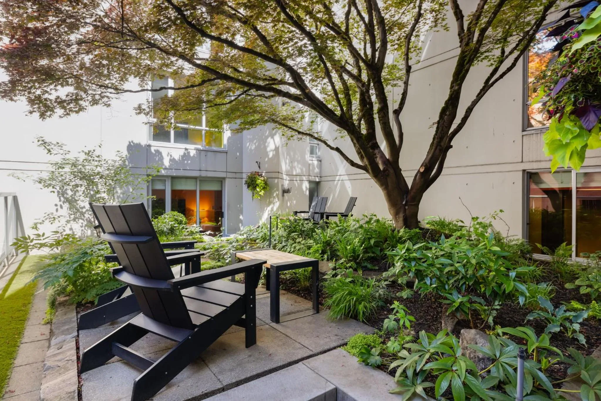 Inner courtyard view in OPUS Vancouver