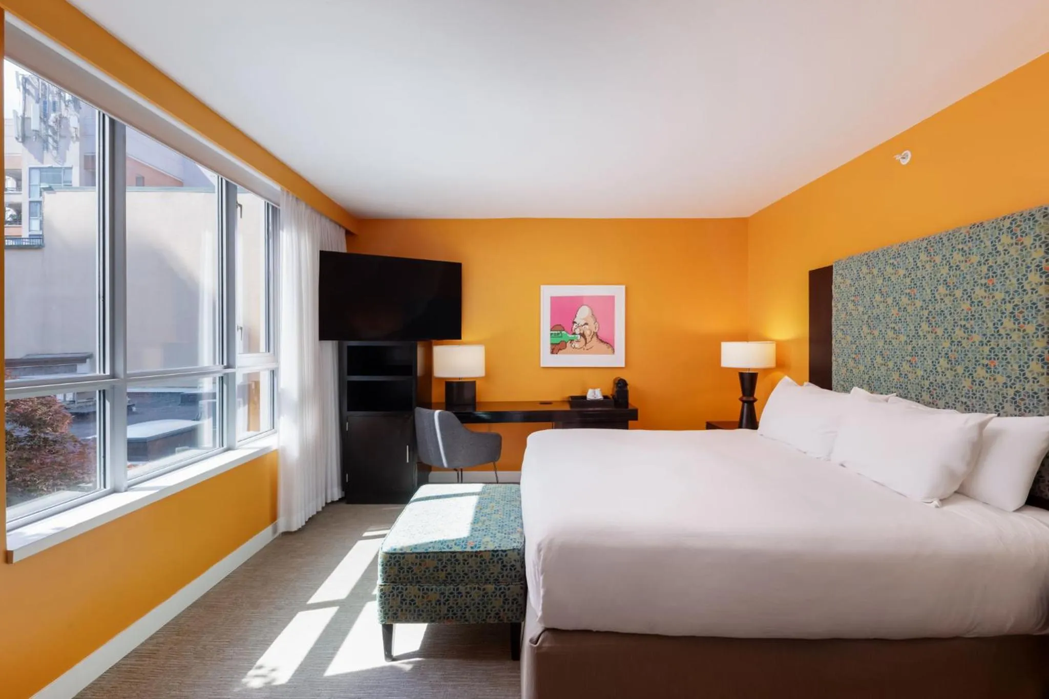 Photo of the whole room, Bed in OPUS Vancouver