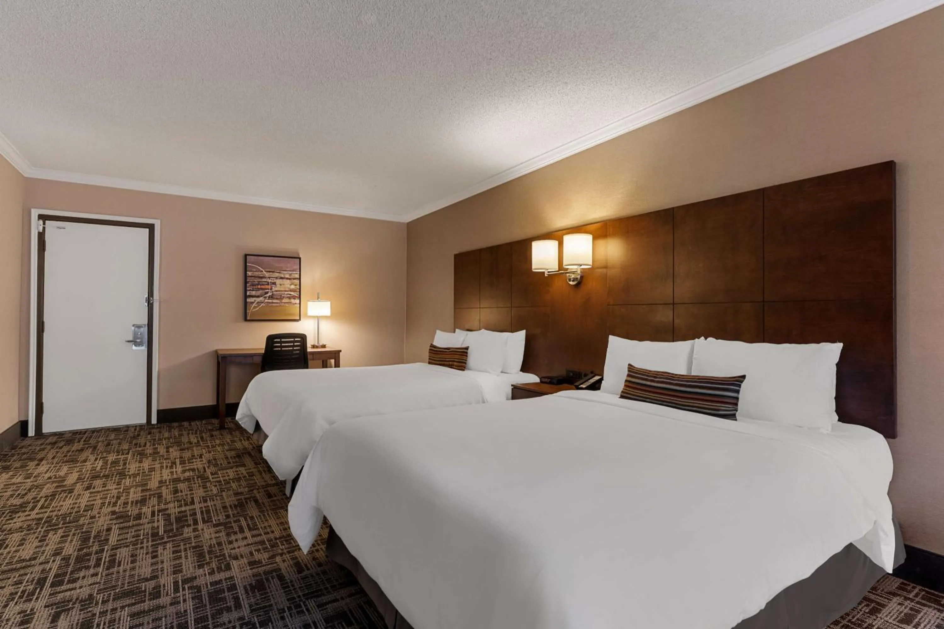 Bedroom, Bed in Best Western Ville-Marie Montreal Hotel & Suites