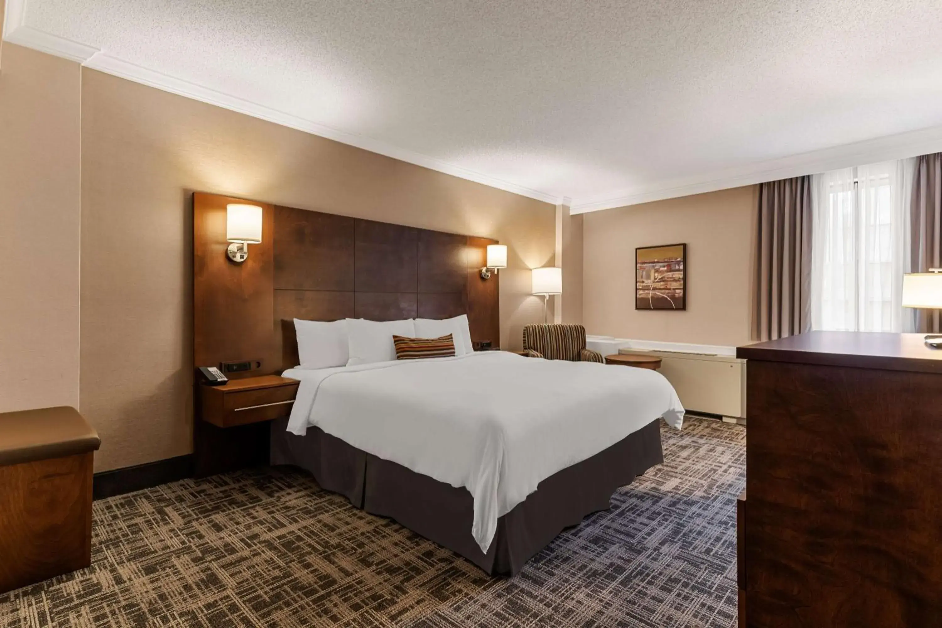 King Room - Non-Smoking in Best Western Ville-Marie Montreal Hotel & Suites King Room - Non-Smoking in Best Western Ville-Marie Montreal Hotel & Suites