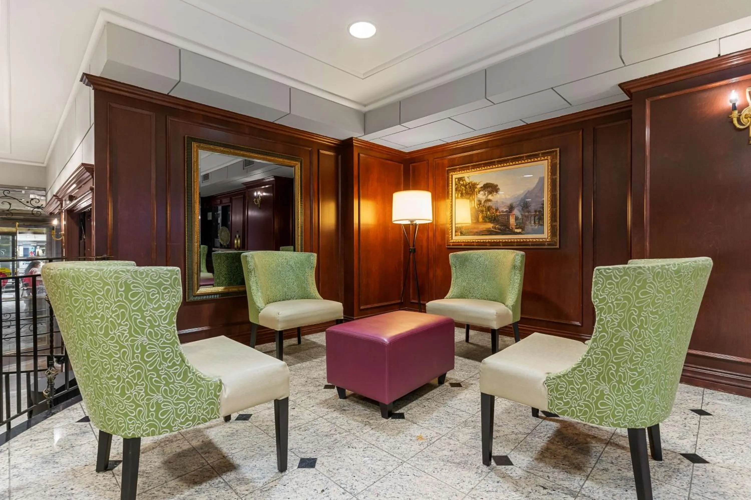 Lobby or reception in Best Western Ville-Marie Montreal Hotel & Suites