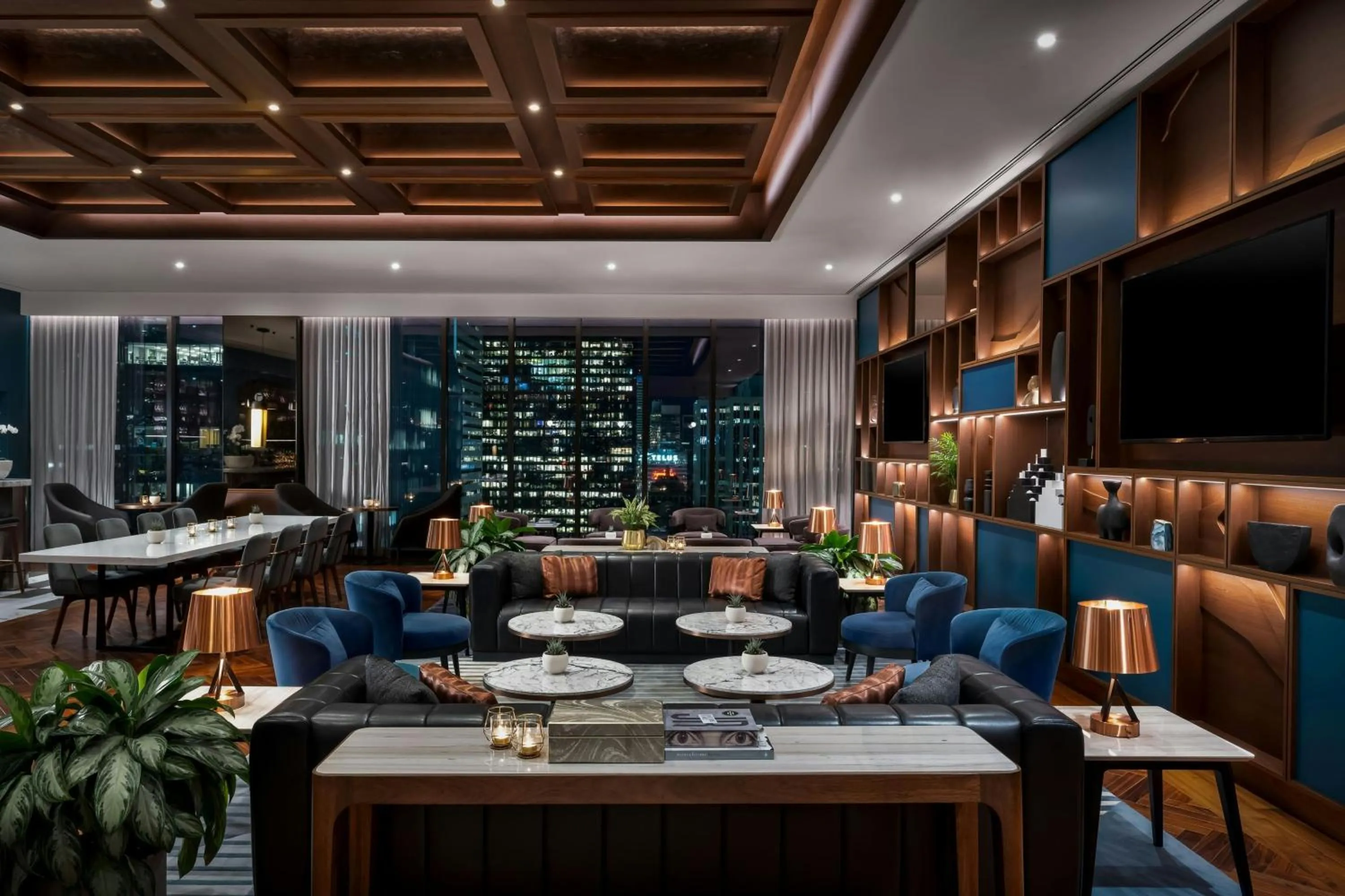 Lounge or bar in Sheraton Centre Toronto Hotel