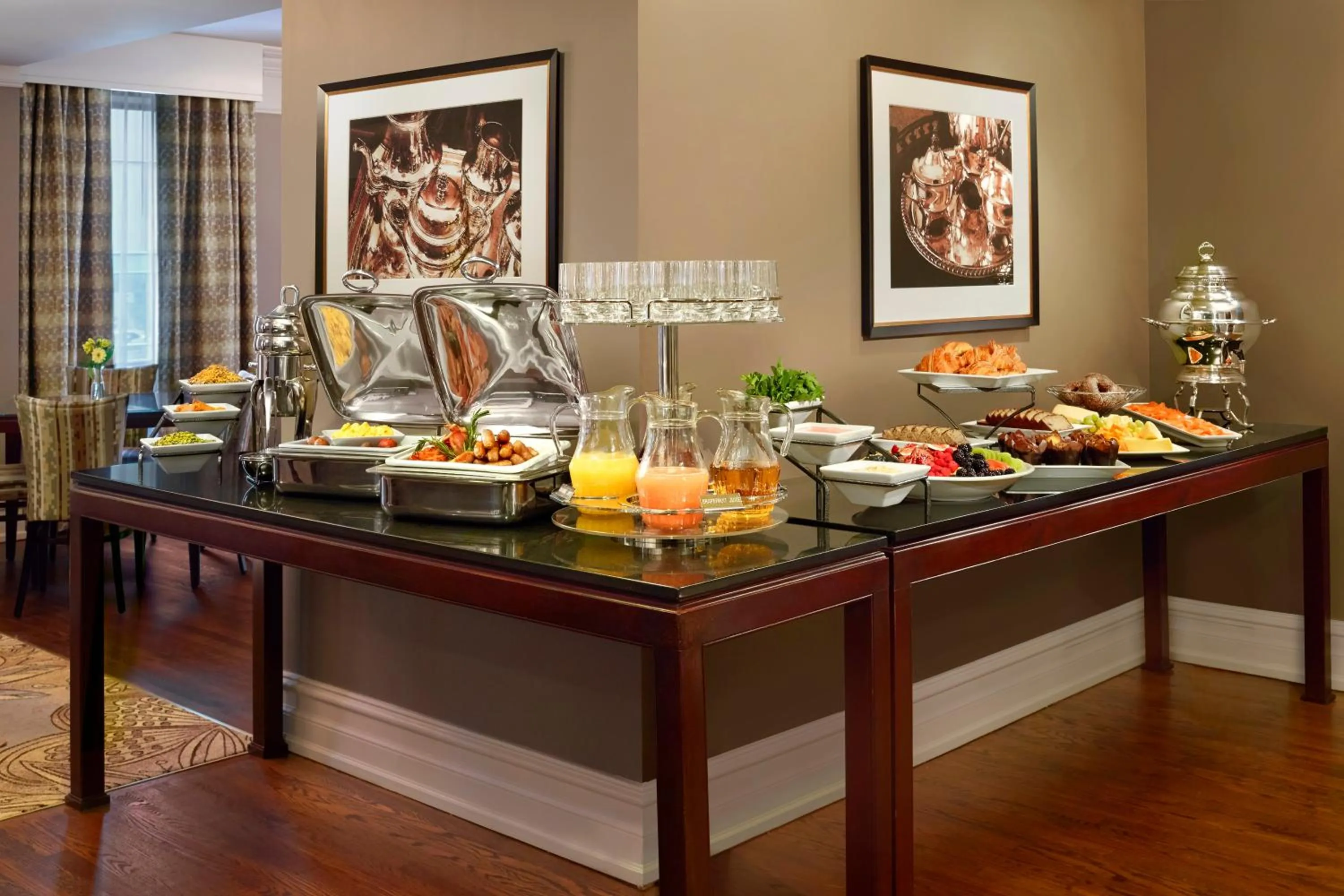 Breakfast in The Omni King Edward Hotel