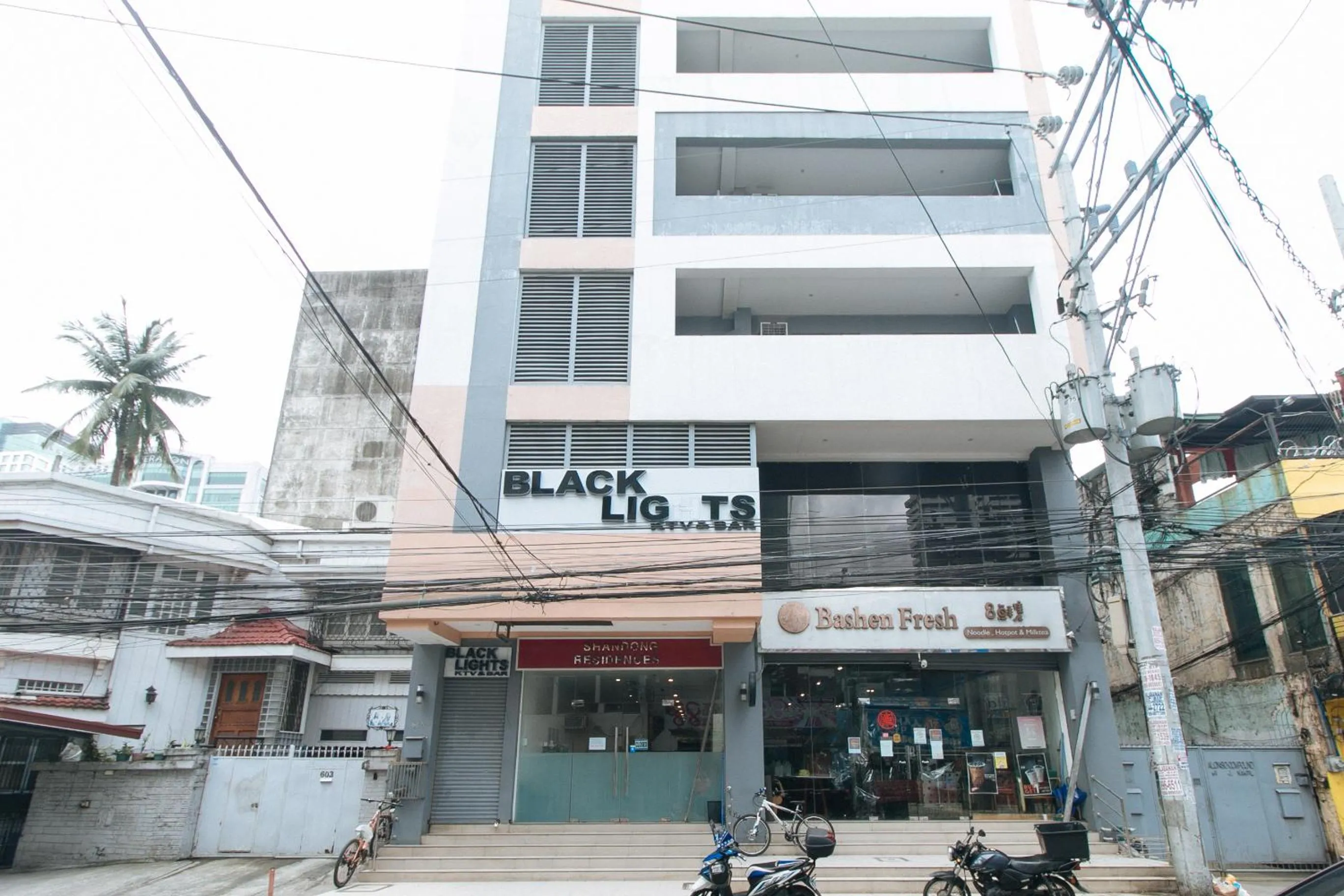 Property building in Manila Shandong Hotel