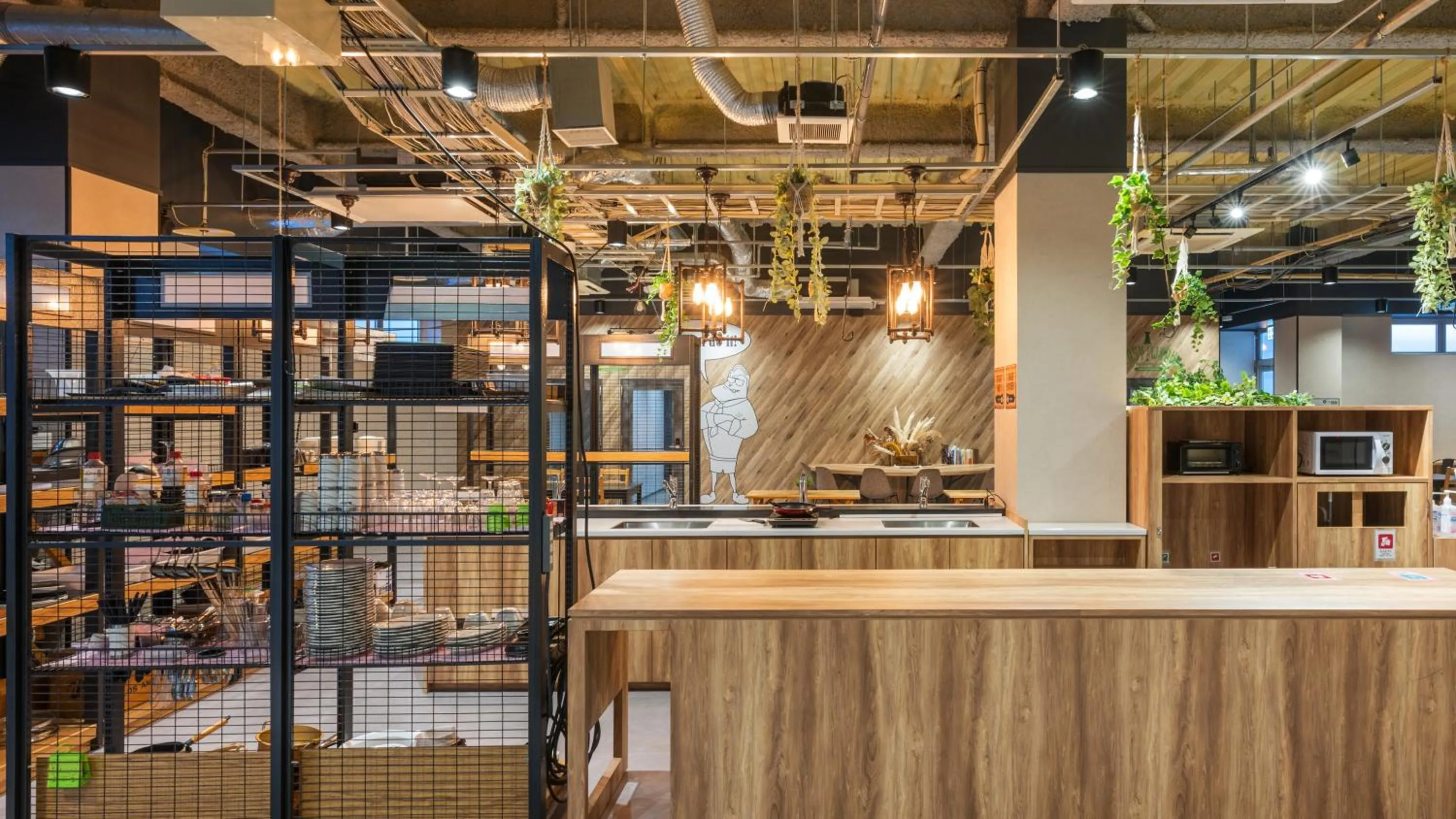 Communal kitchen in EIGHT POINT INN Kanazawa