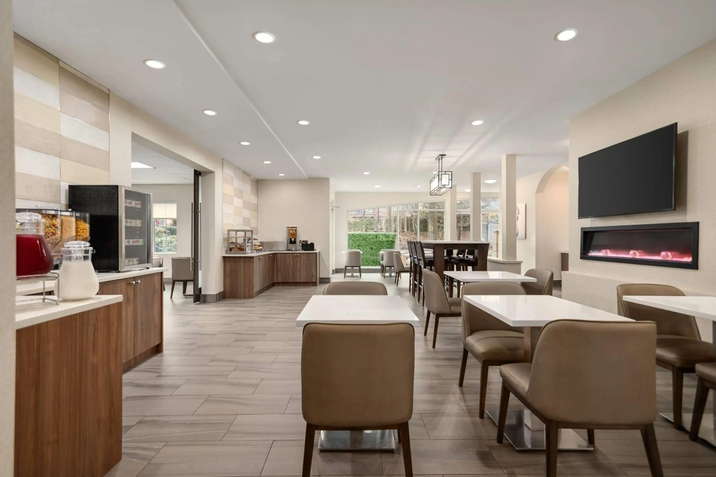 Restaurant/places to eat in La Quinta Inn by Wyndham Vancouver Airport