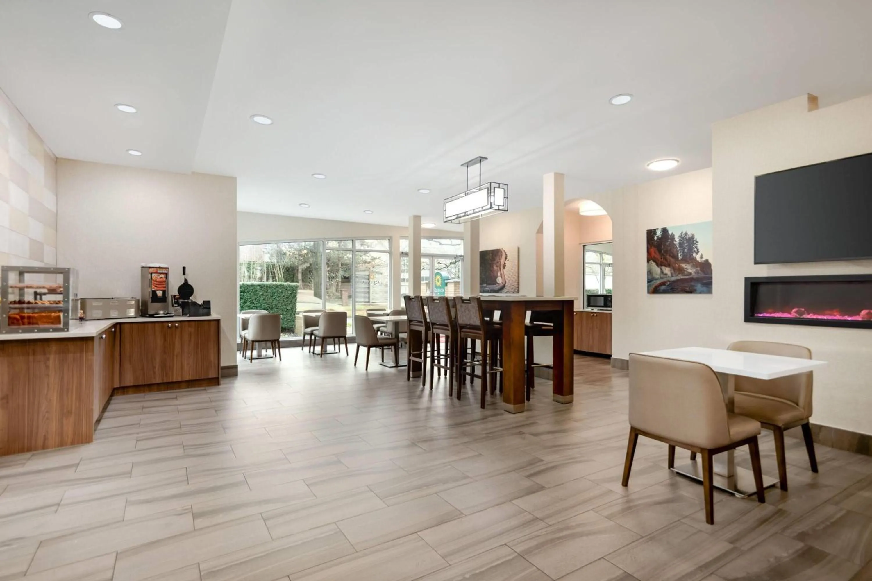 Restaurant/places to eat in La Quinta Inn by Wyndham Vancouver Airport