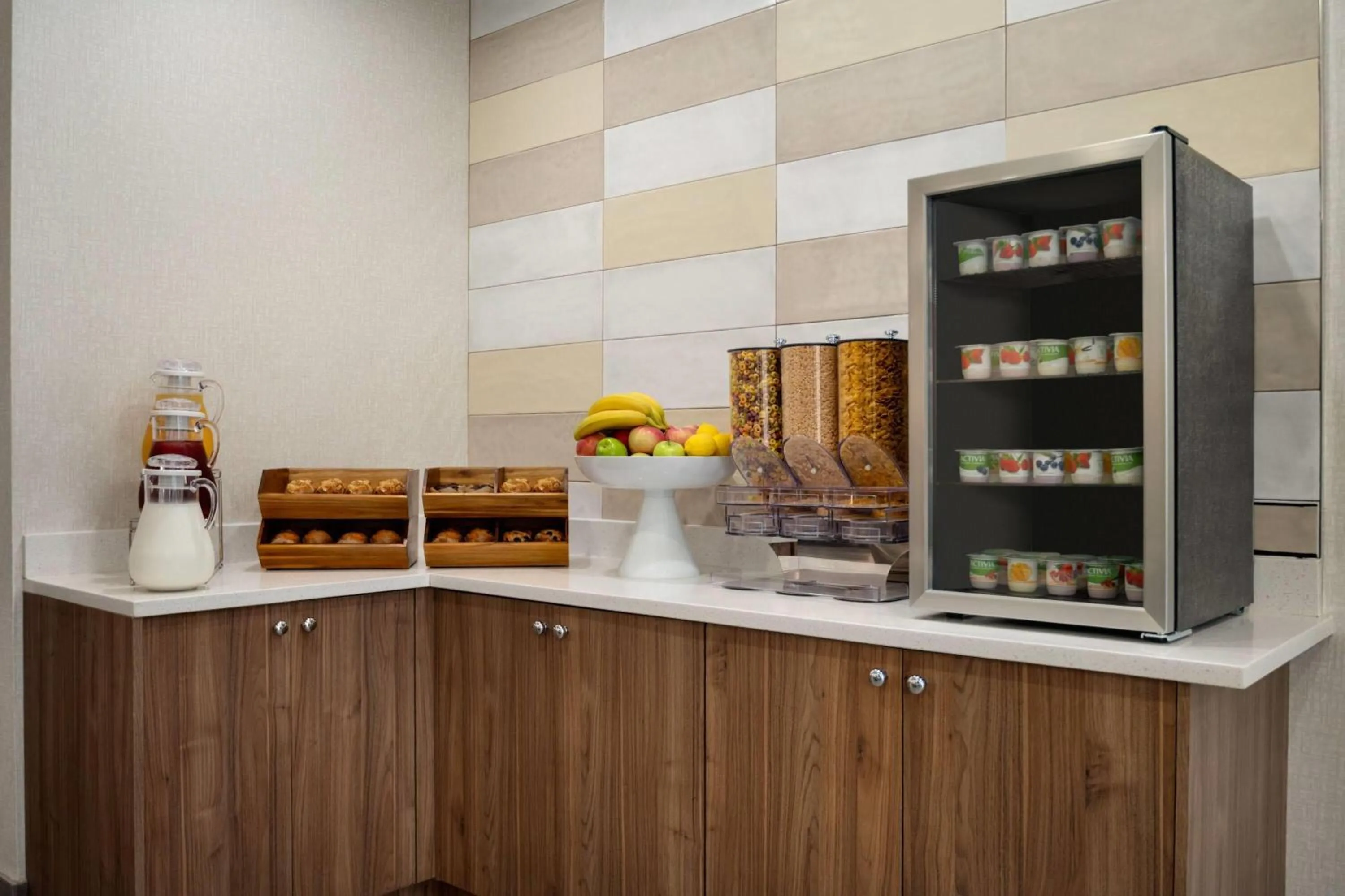 Buffet breakfast in La Quinta Inn by Wyndham Vancouver Airport