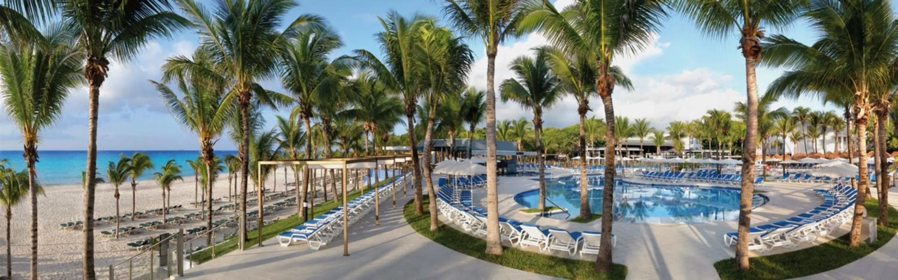Swimming pool in Riu Yucatan - All Inclusive
