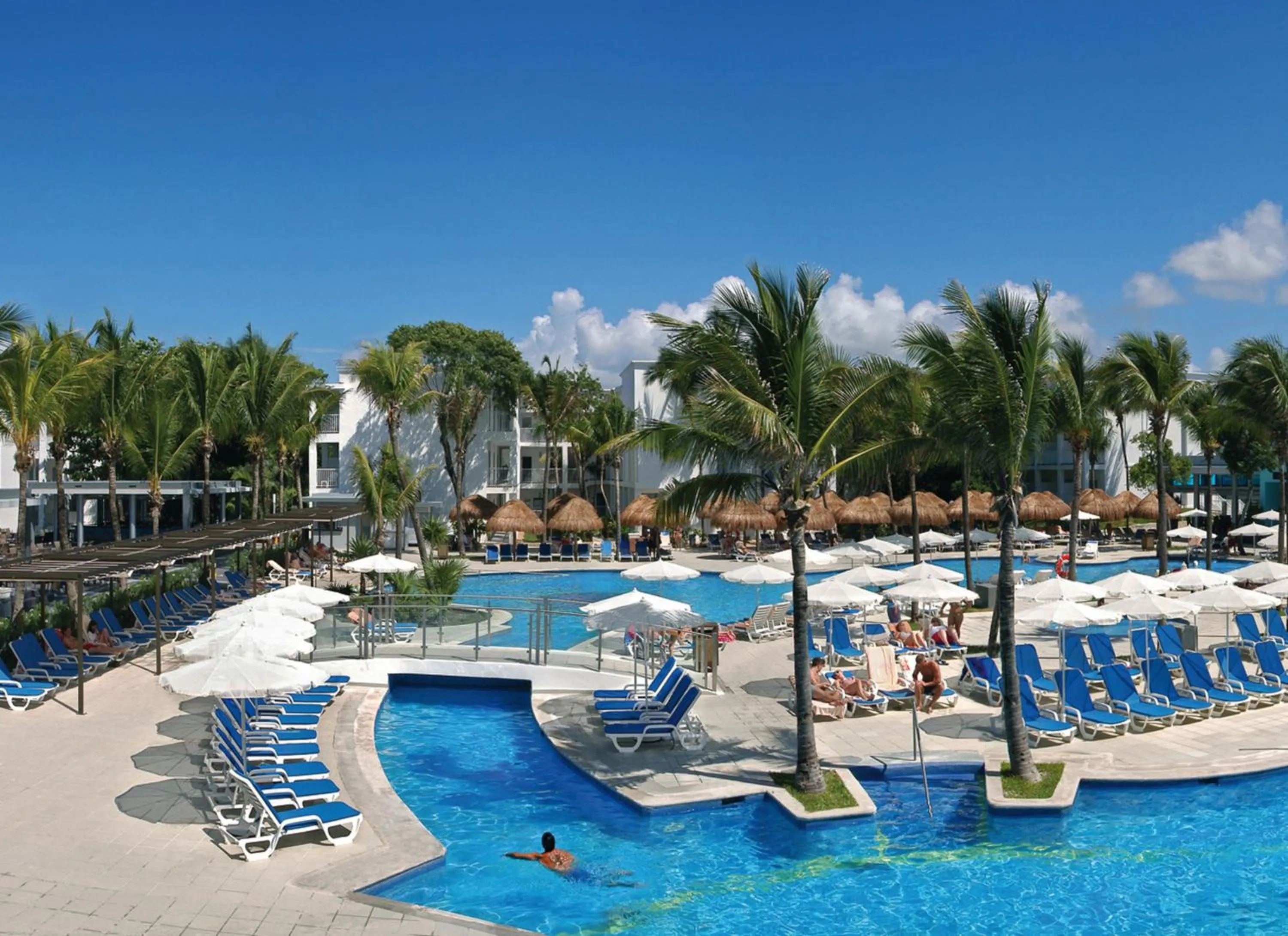 Swimming pool in Riu Yucatan - All Inclusive