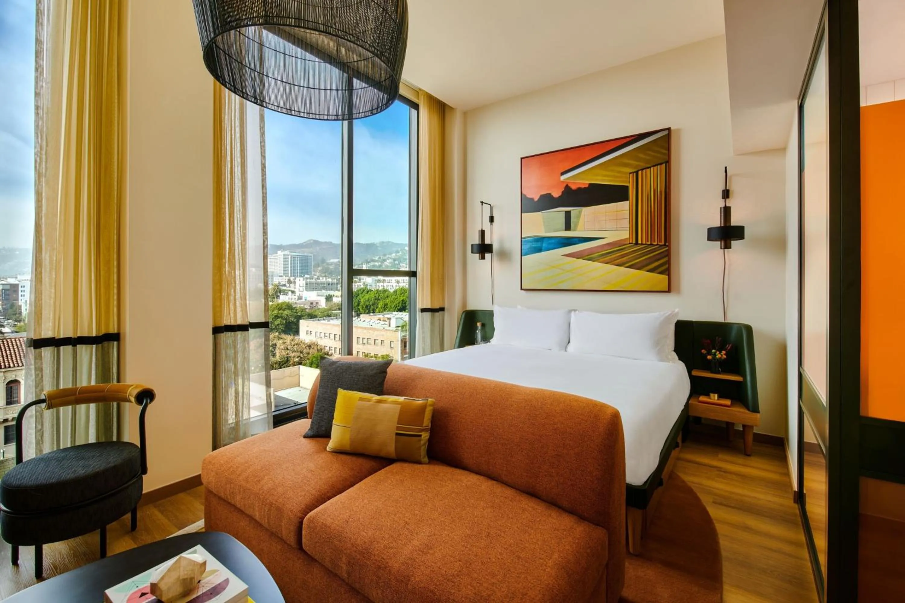 Photo of the whole room in HOLLYWOOD VOLUME, a Tribute Portfolio Hotel