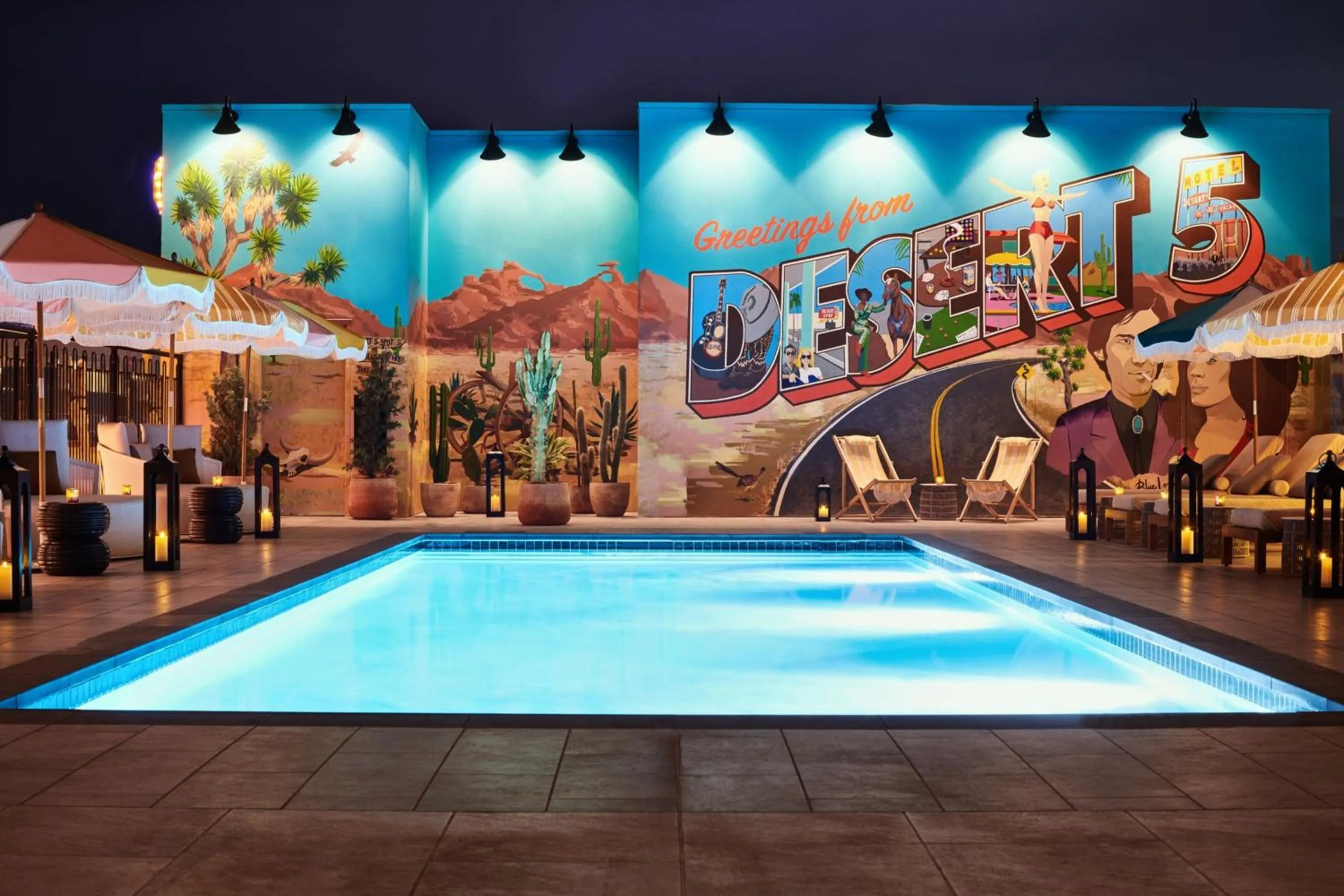 Swimming pool in HOLLYWOOD VOLUME, a Tribute Portfolio Hotel