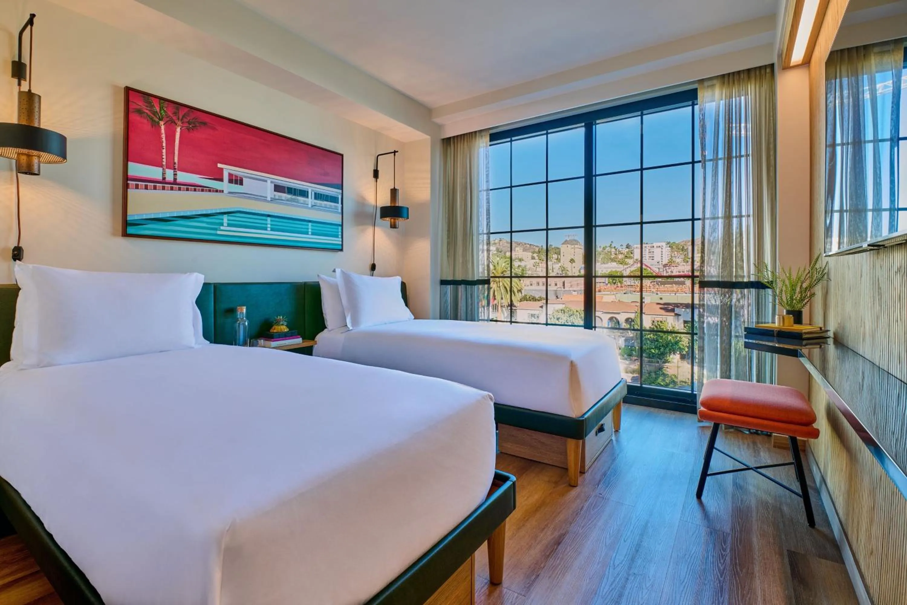 Photo of the whole room, Bed in HOLLYWOOD VOLUME, a Tribute Portfolio Hotel