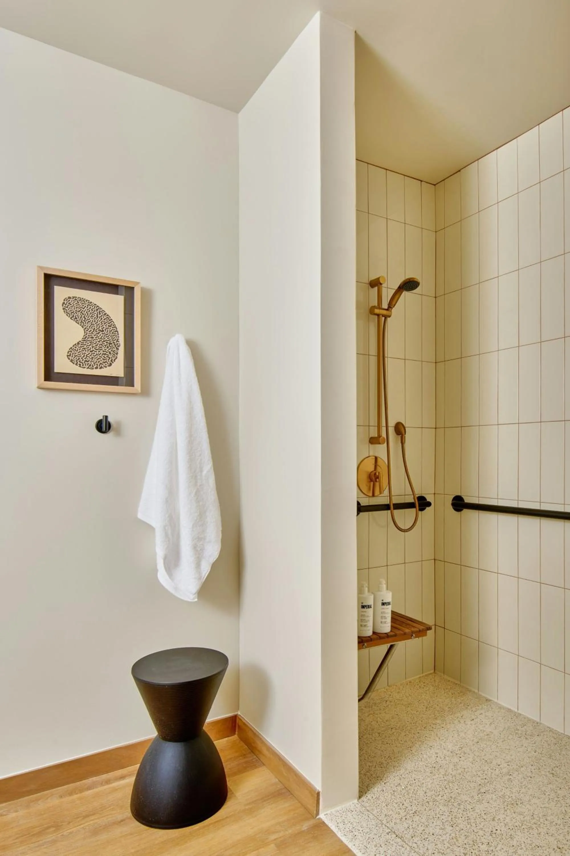 Bathroom in HOLLYWOOD VOLUME, a Tribute Portfolio Hotel