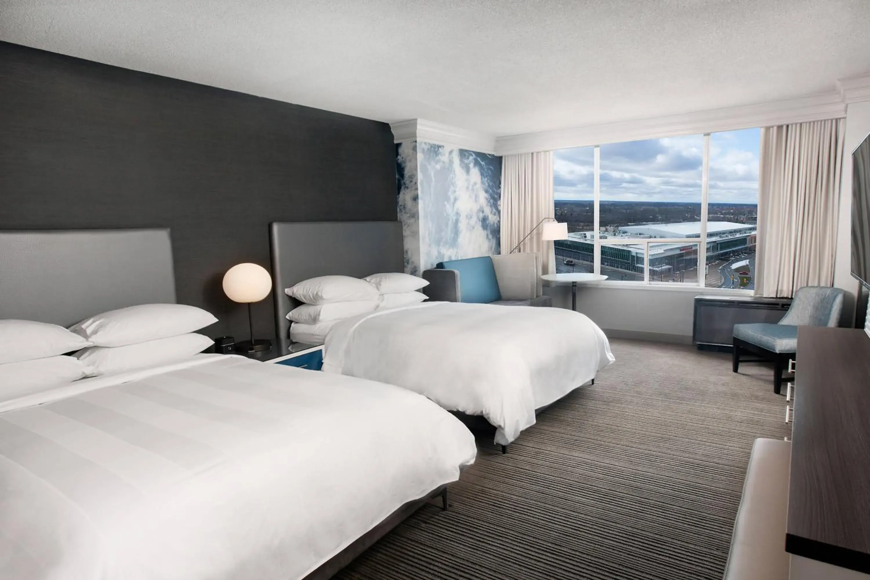 Queen Room with Two Queen Beds and City View in Niagara Falls Marriott on the Falls Queen Room with Two Queen Beds and City View in Niagara Falls Marriott on the Falls