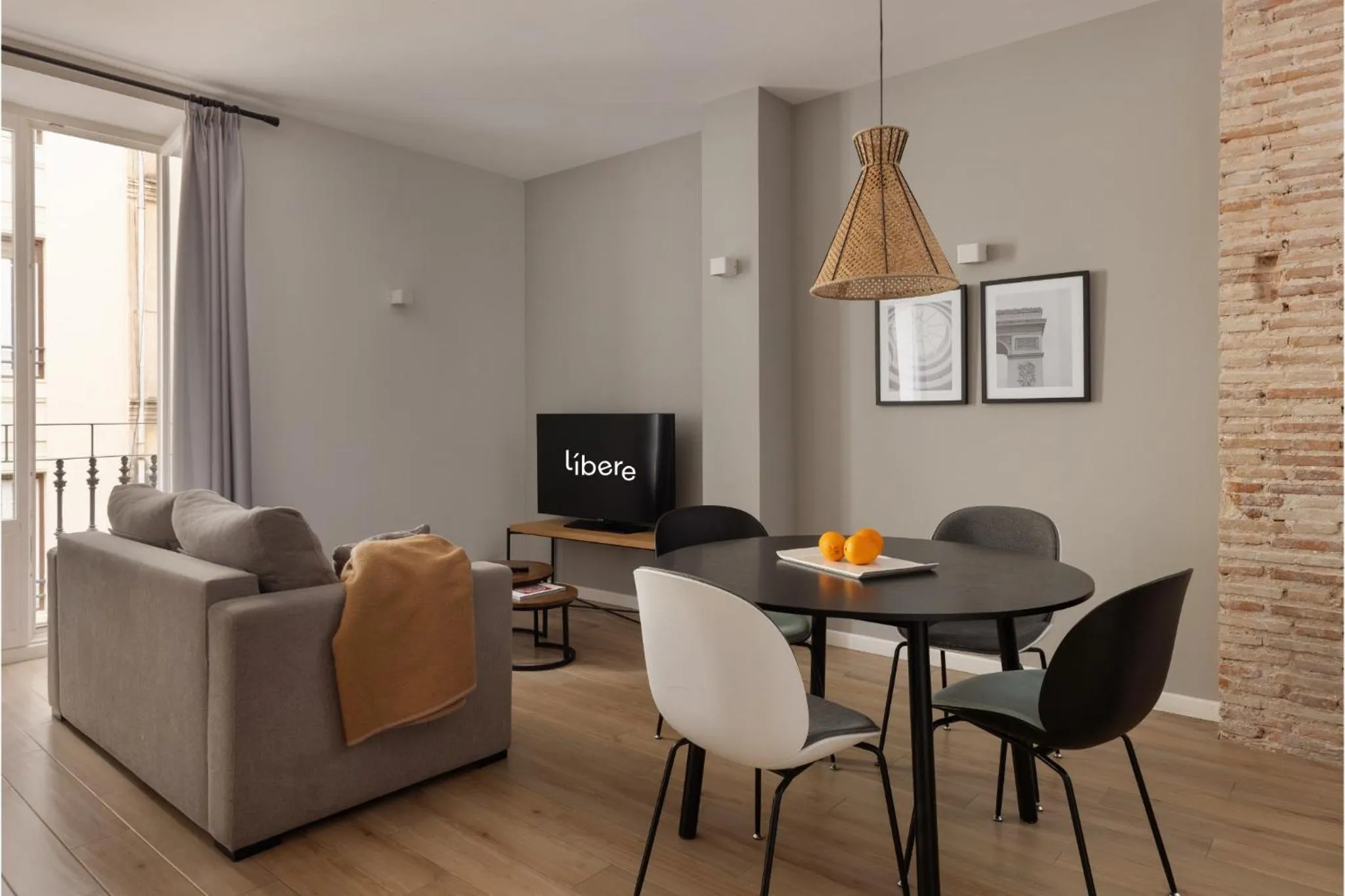 TV and multimedia in Líbere Valencia Jardín Botánico