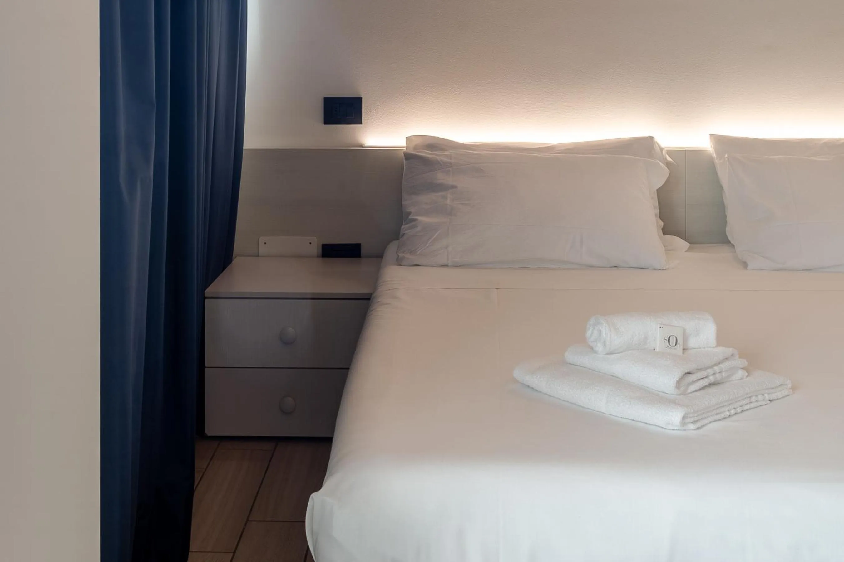 Bedroom, Bed in Residence Garibaldi