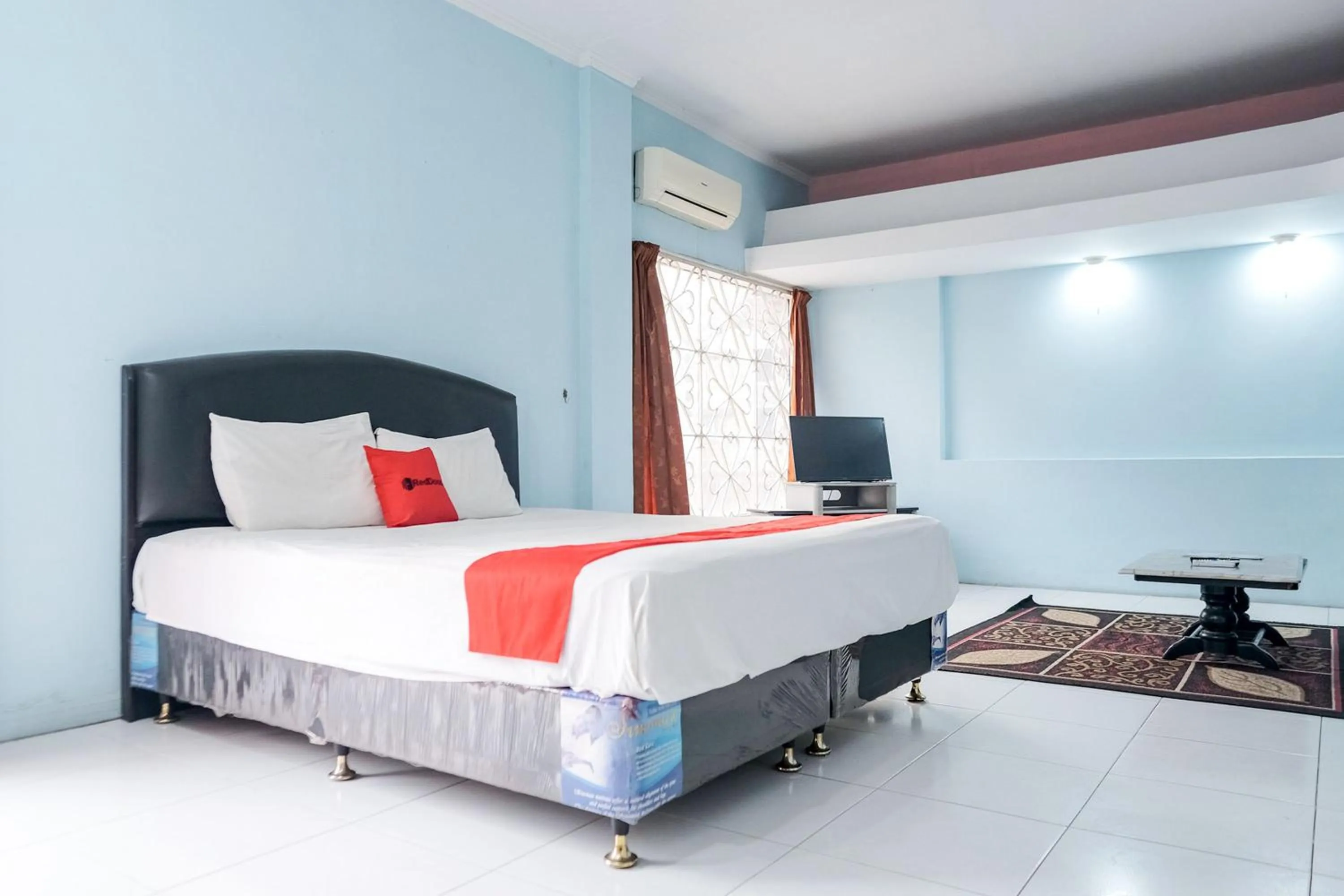 Bedroom in RedDoorz Plus @ Jalan Iskandar Muda Medan