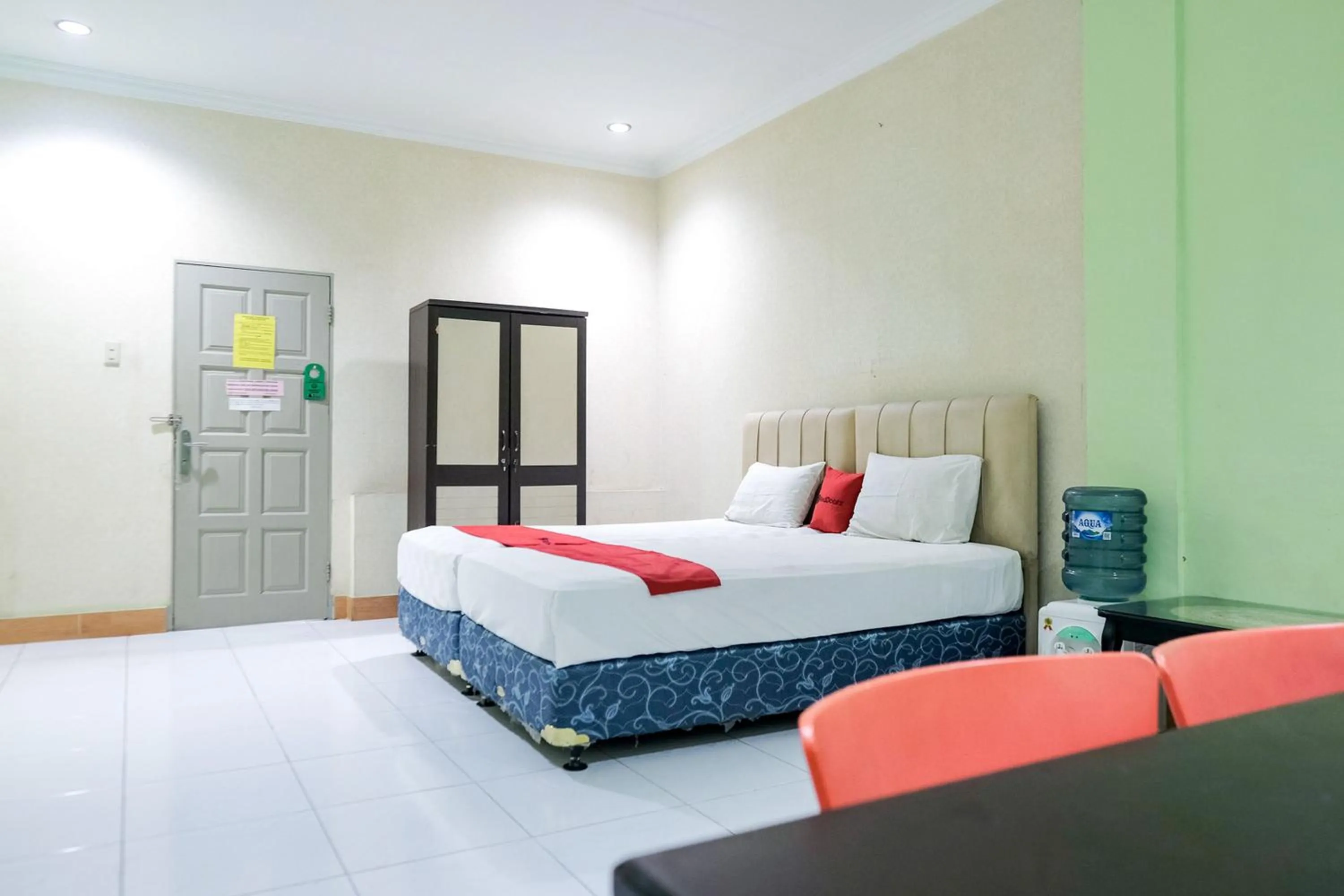 Bedroom in RedDoorz Plus @ Jalan Iskandar Muda Medan