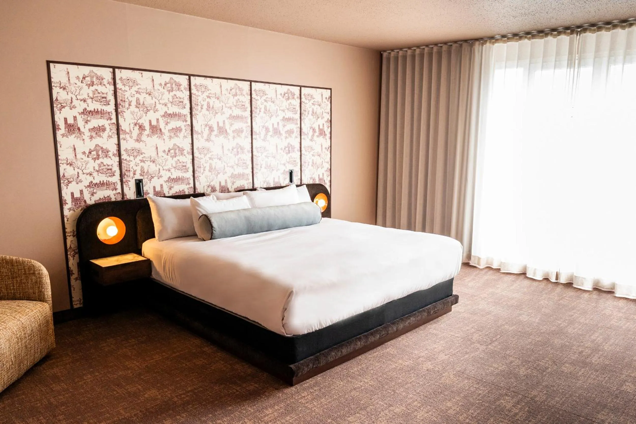 Bed in Hôtel Saint-Sulpice