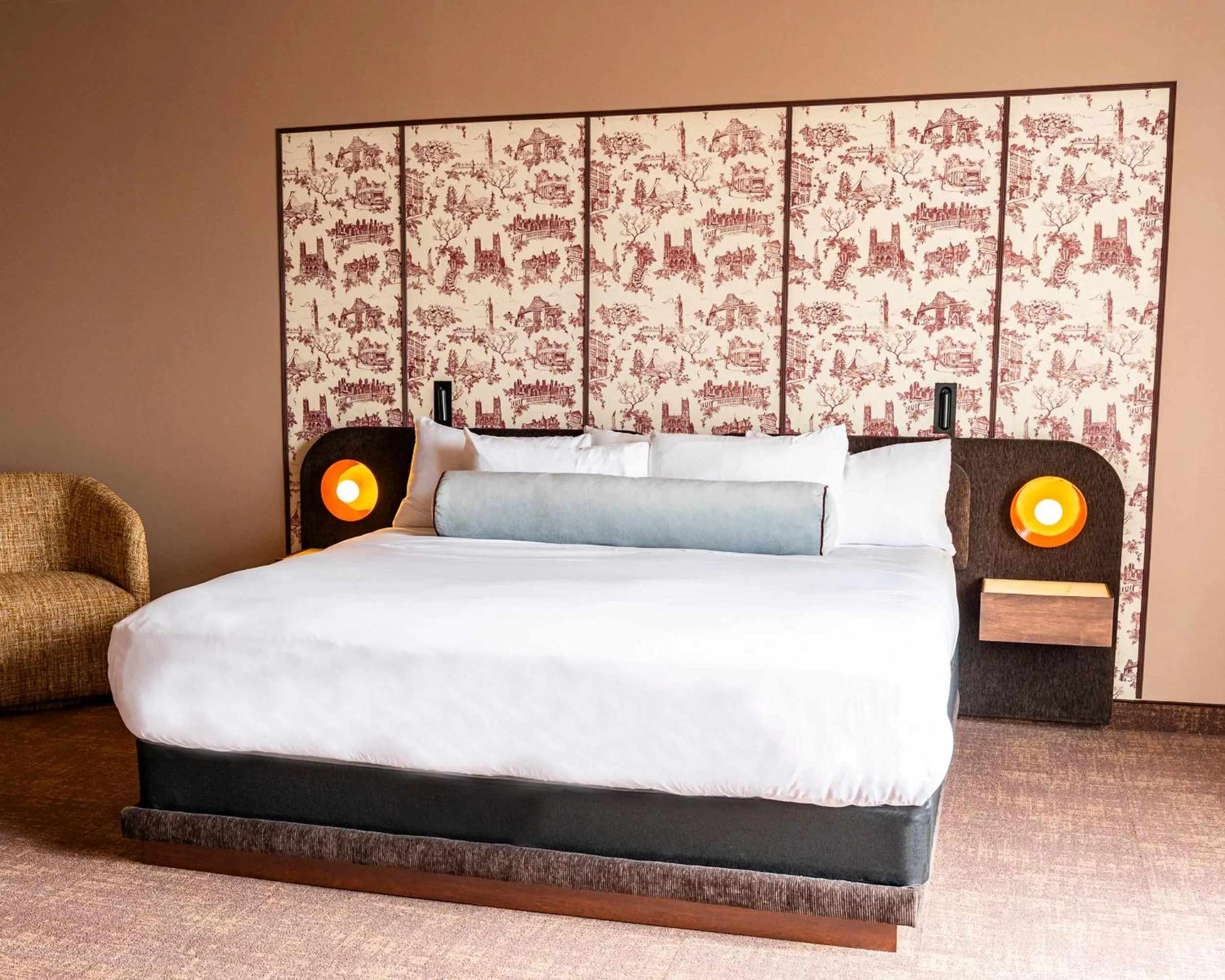 Bed in Hôtel Saint-Sulpice