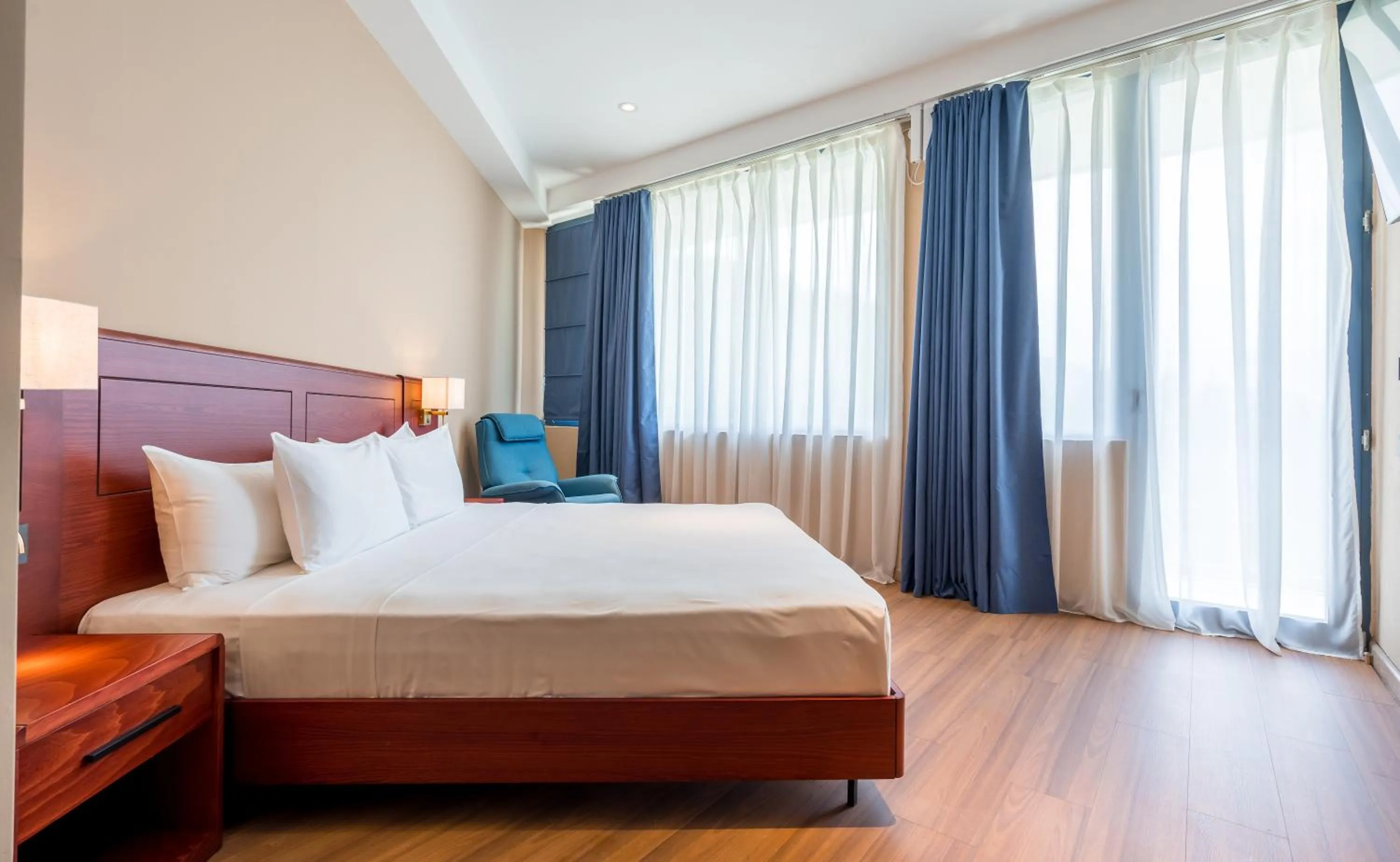 King Room with Sea View in Litz Resort