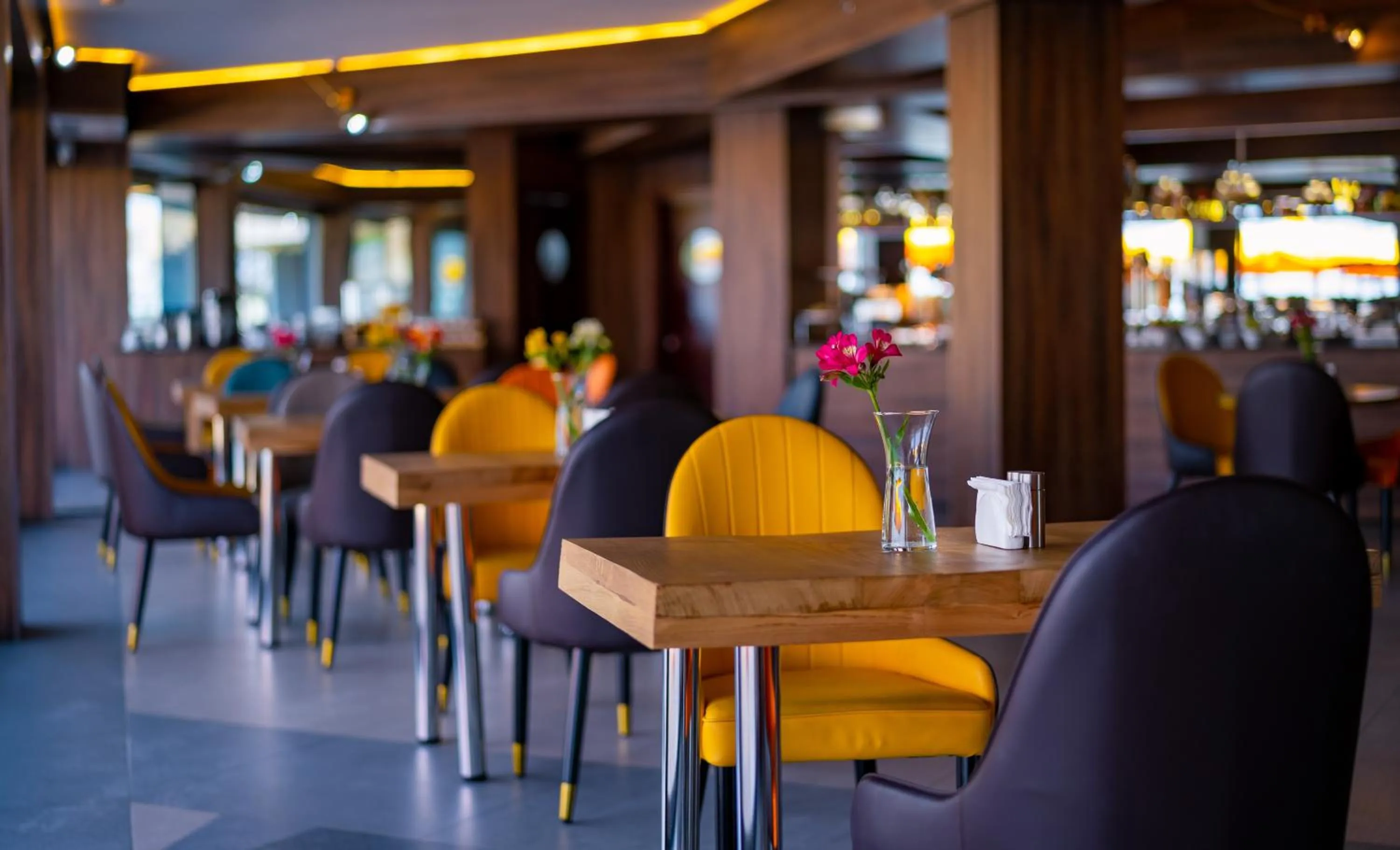 Restaurant/places to eat in Litz Resort