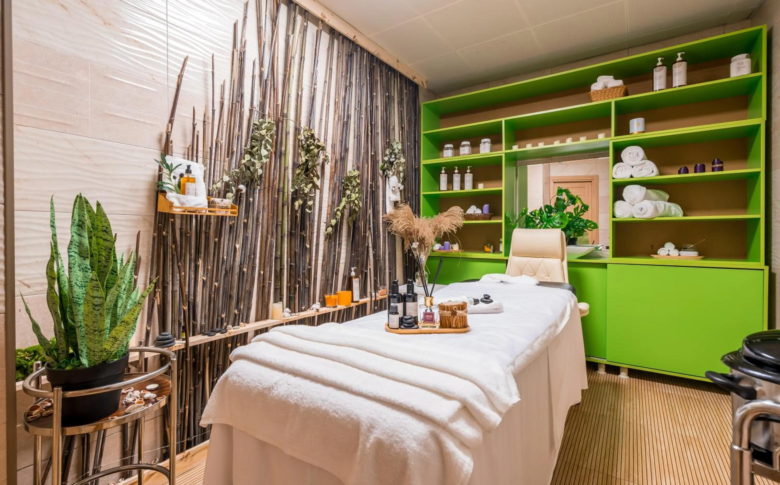 Massage in Litz Resort