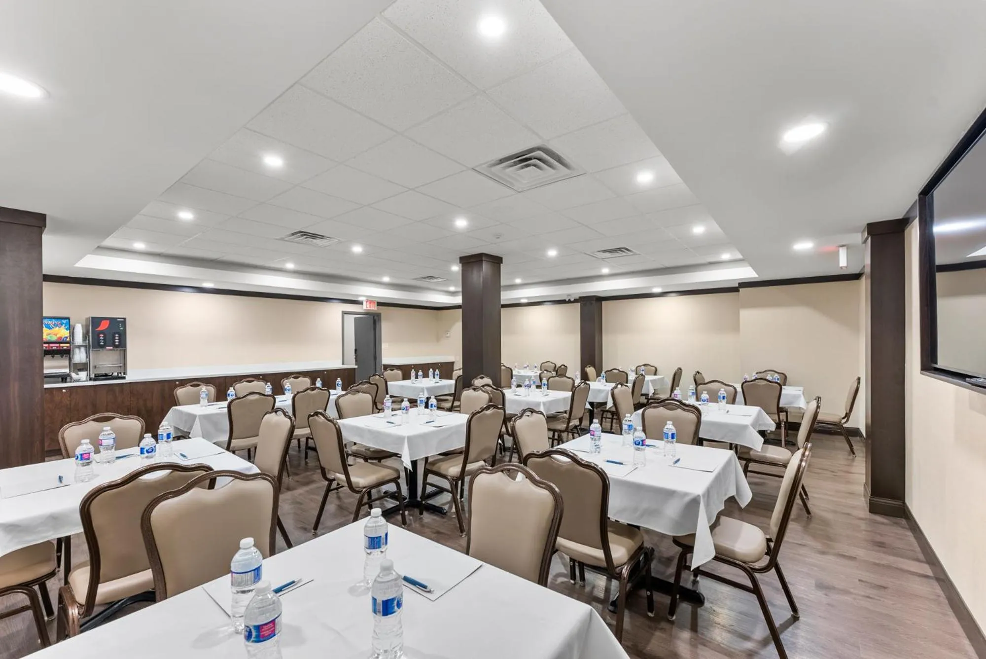 Banquet/Function facilities in Ramada By Wyndham Niagara Falls near the Falls
